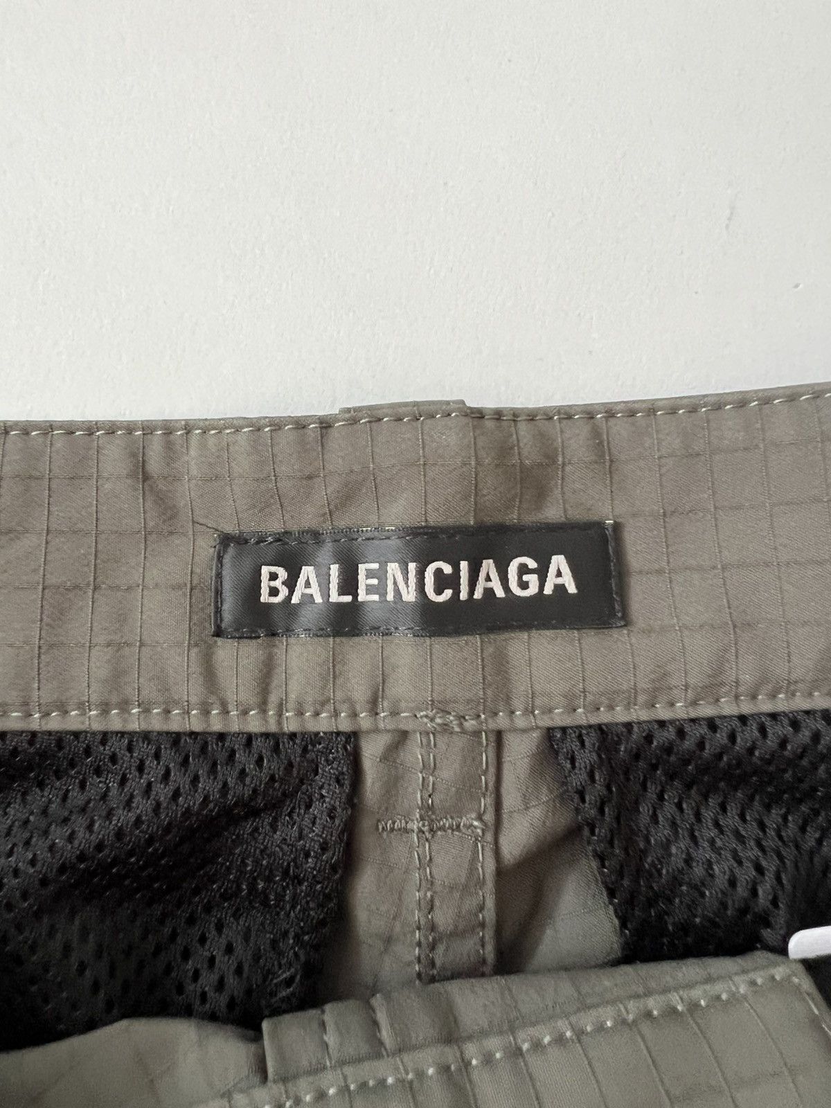 Balenciaga Balenciaga Unity Sports Icon Cargo Pants Size US 30 / EU 46 - 10 Thumbnail