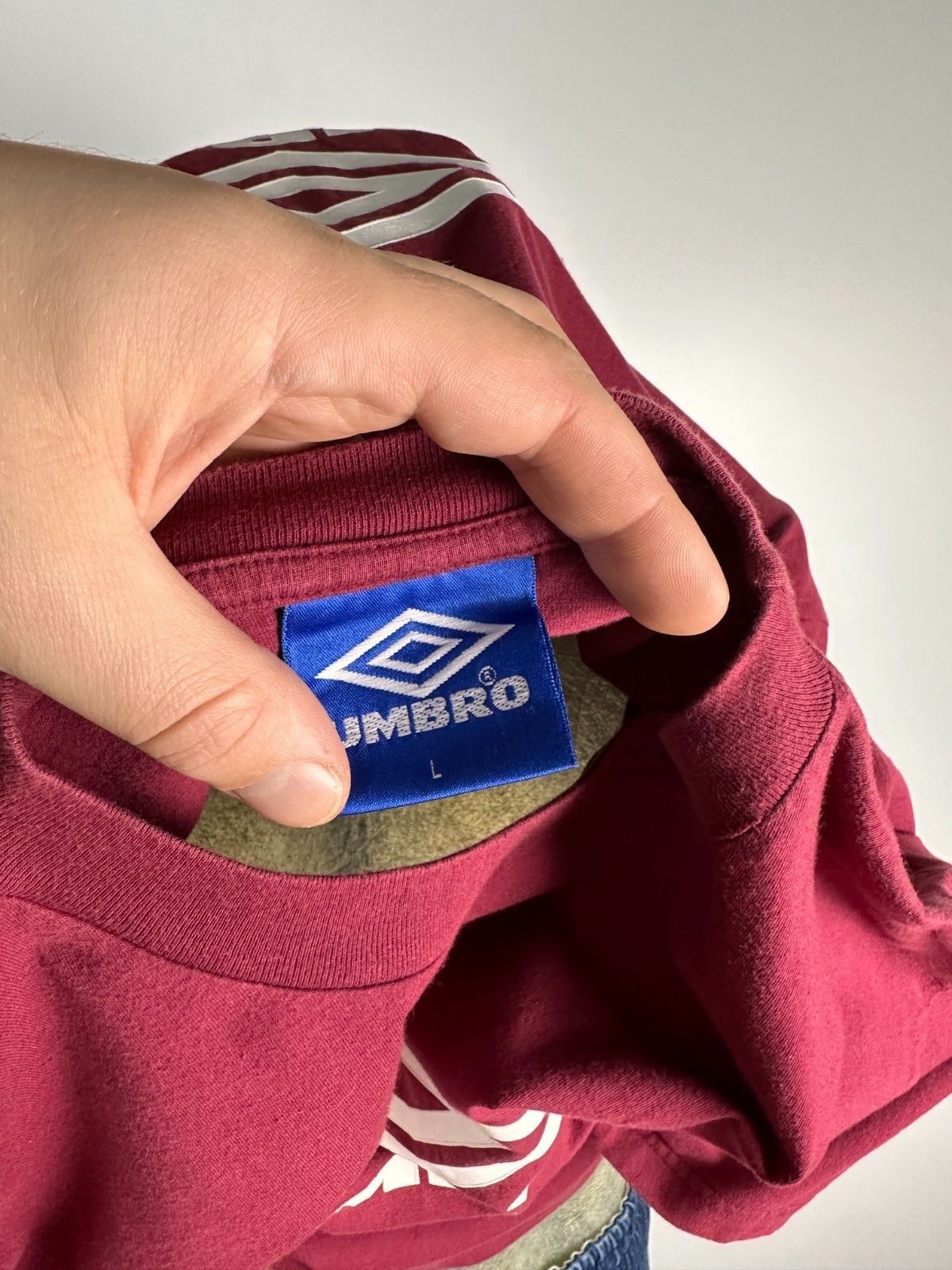 Umbro Vintage Umbro Mens T Shirt Red Size L Size US L / EU 52-54 / 3 - 7 Thumbnail