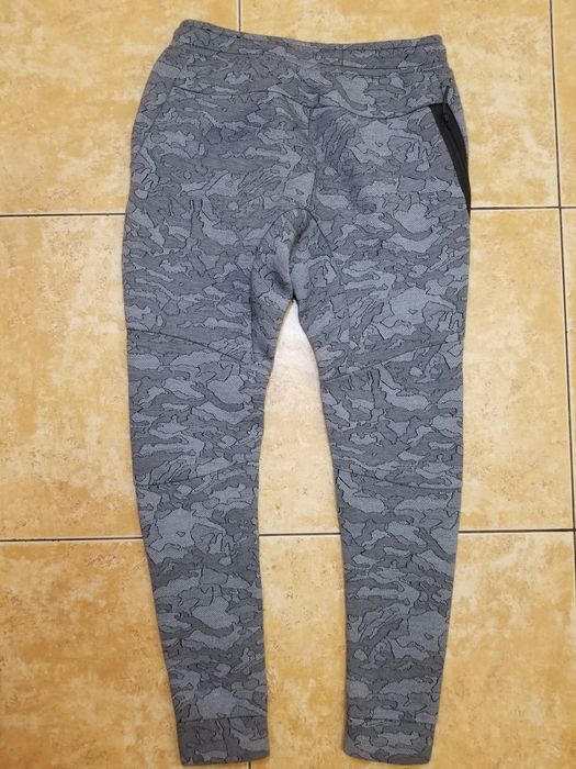 nike tech fleece jacquard pants