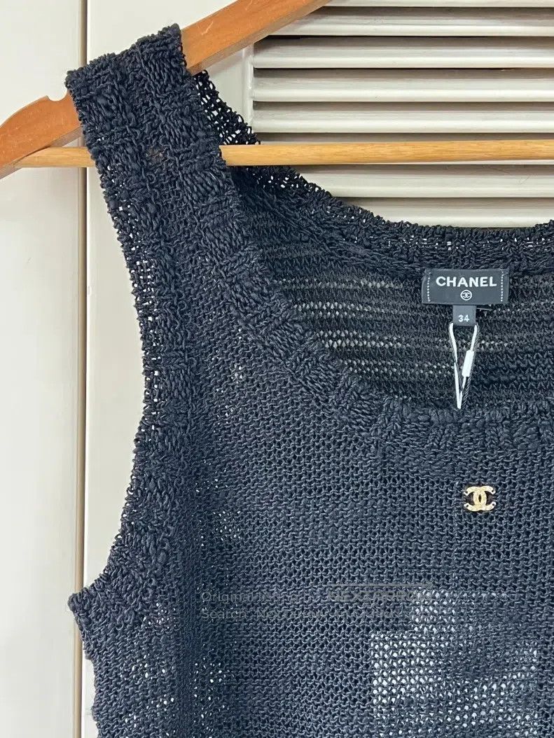 Chanel Chanel 25A black and gold knitted vest Size XXS / US 00 / IT 34 - 4 Thumbnail
