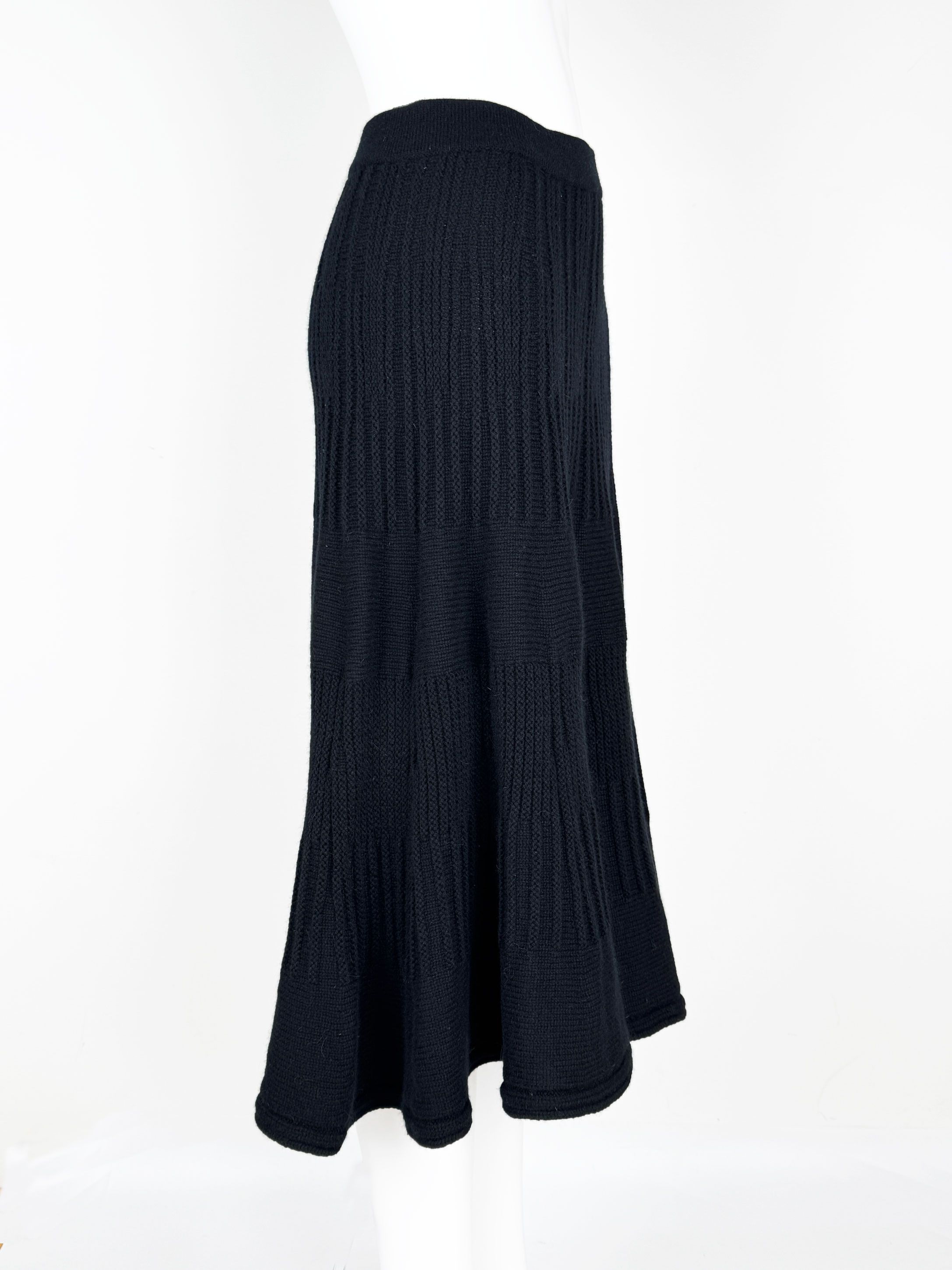 Valentino Valentino Black Knit Mid Length Skirt Cashmere Wool Size M Size 30" / US 8 / IT 44 - 1 Thumbnail