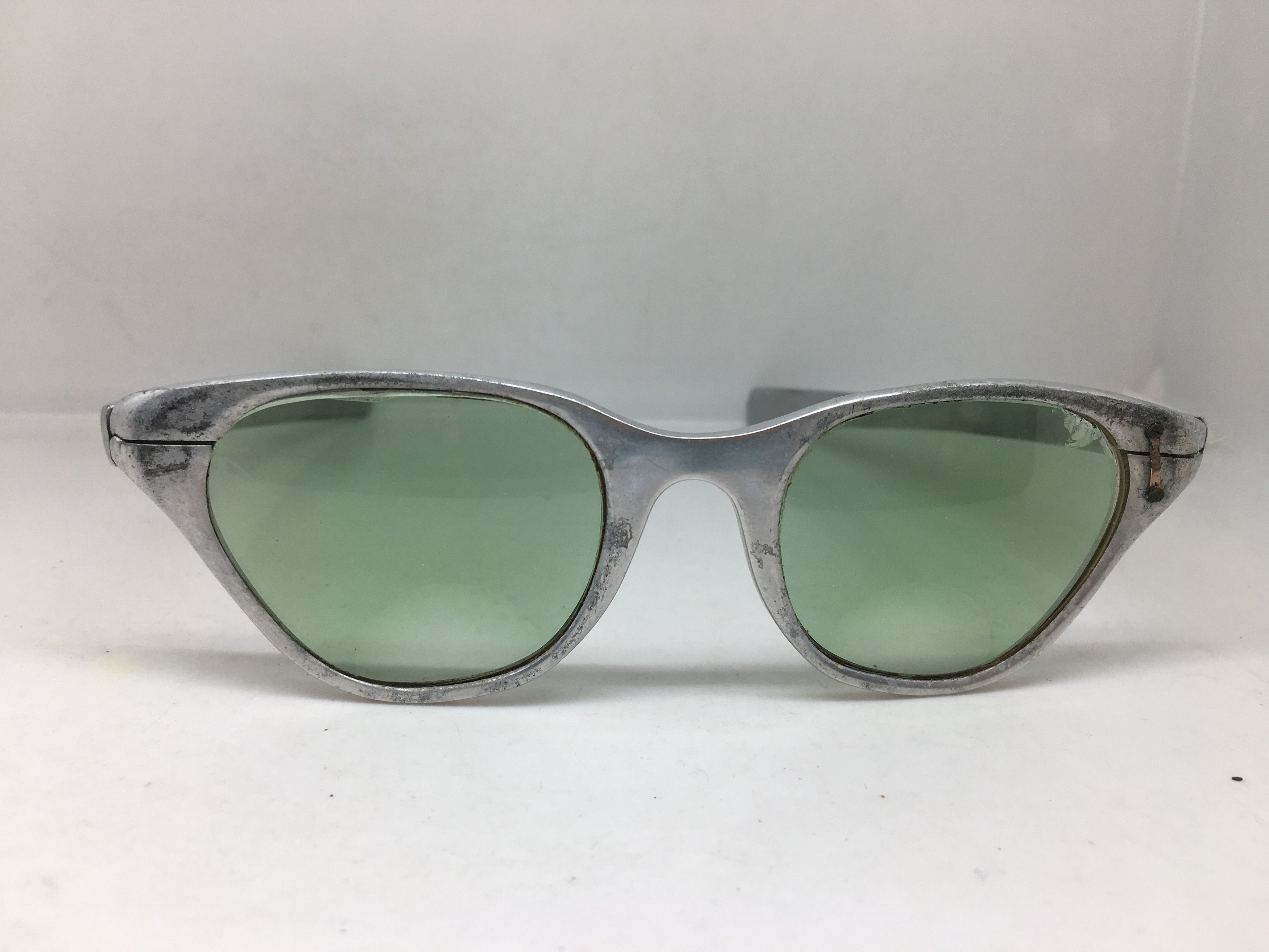 Vintage Vintage 50s TURA Woman Aluminum Silver Cateye Eyeglasses Size ONE SIZE - 1 Thumbnail