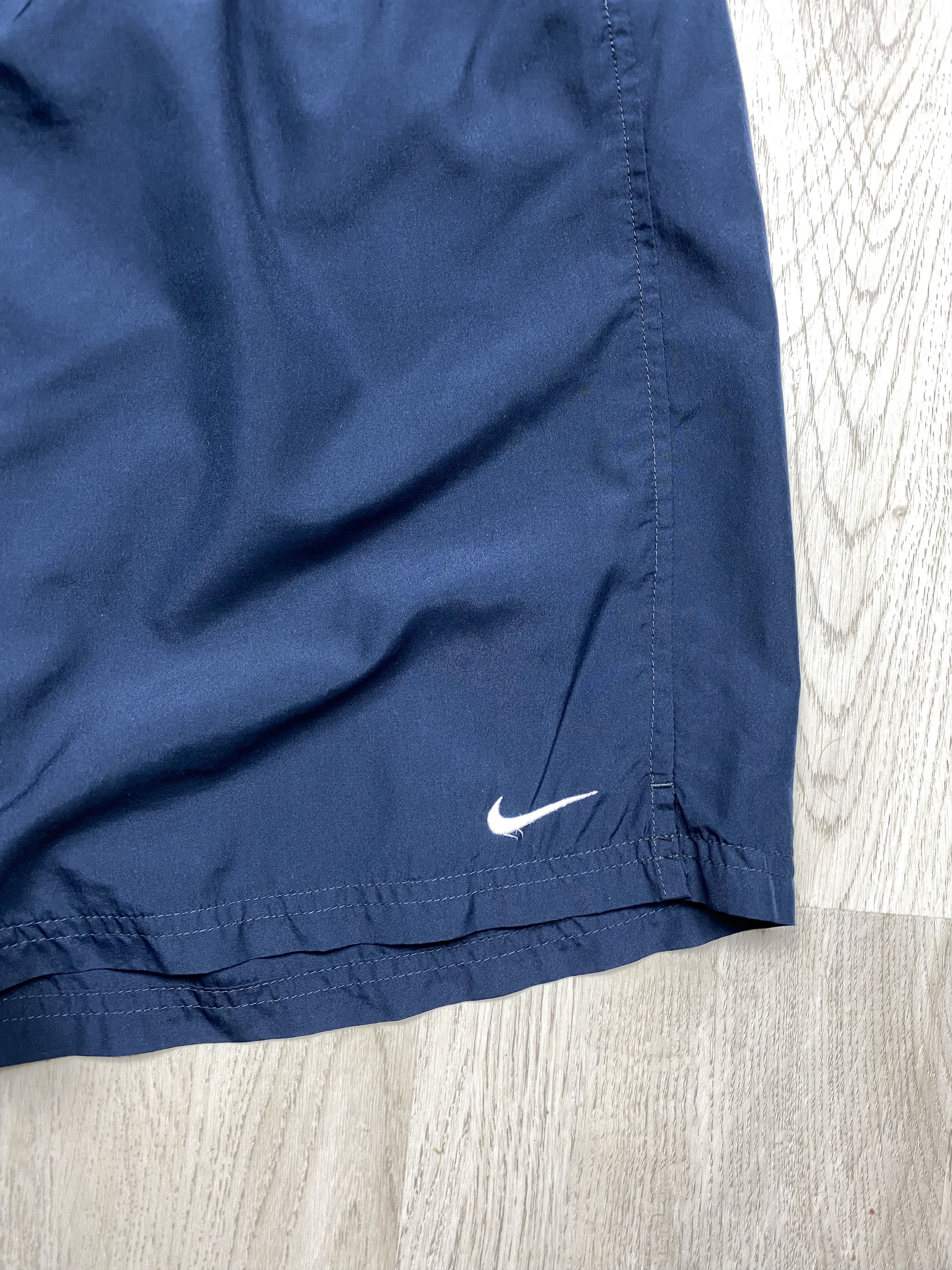 Nike Vintage Nike Mens Nylon Shorts Y2K Size US 32 / EU 48 - 3 Thumbnail