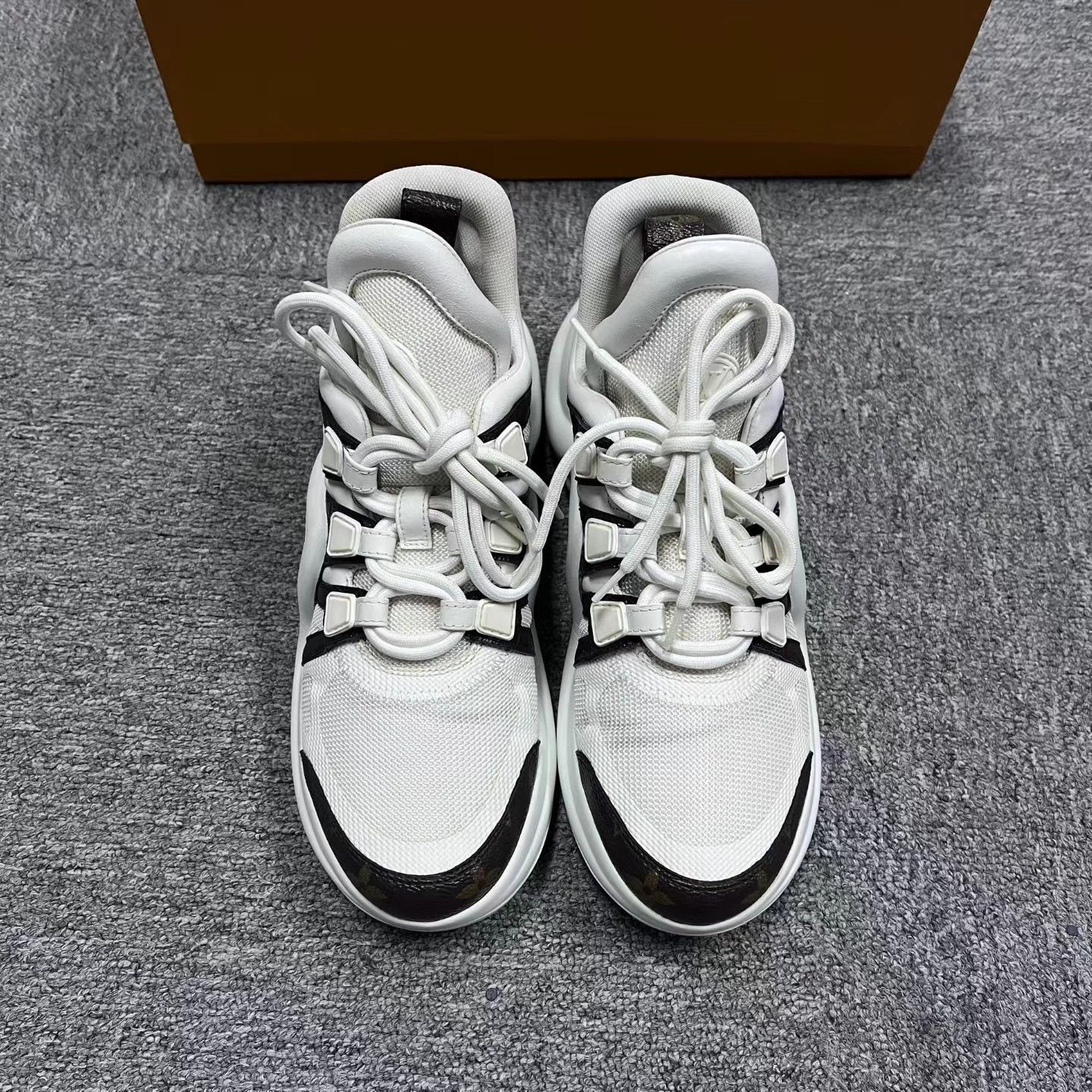 Louis Vuitton LV Classic Monogram White Low Top Sneaker Women's 36.5 Size US 5.5 / IT 35.5 - 3 Thumbnail