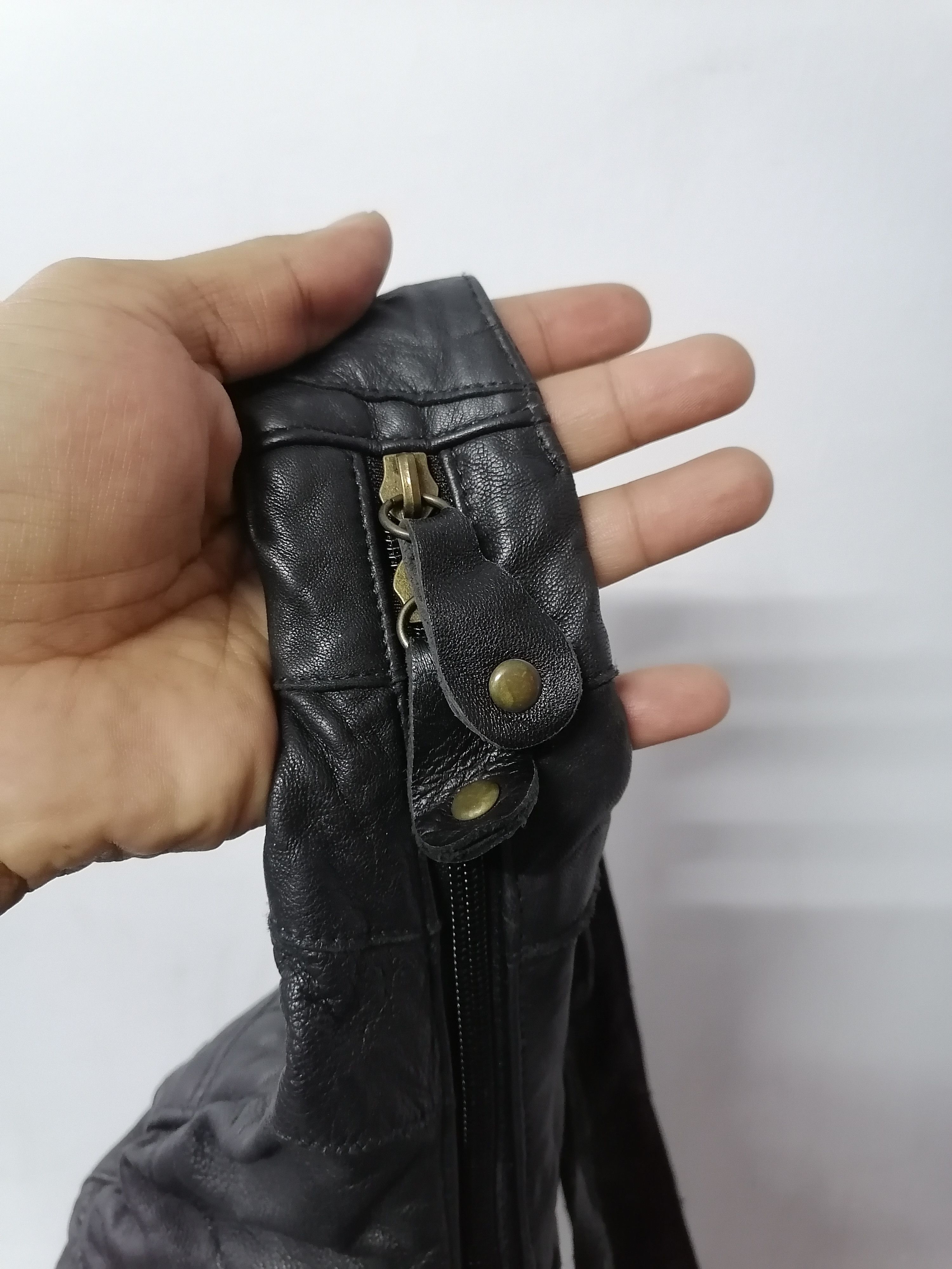 Japanese Brand × Vintage Vintage Leather Craft Black Crossbody Bag Size ONE SIZE - 5 Thumbnail