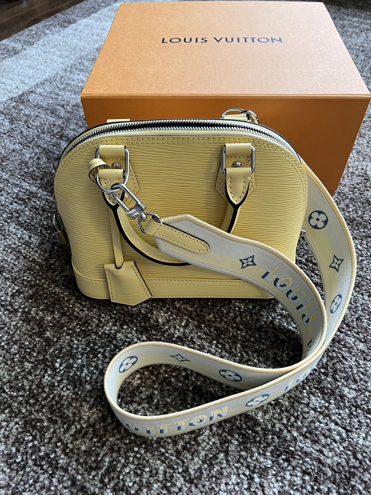 Louis Vuitton Louis Vuitton yellow Alma BB Size ONE SIZE - 1 Thumbnail