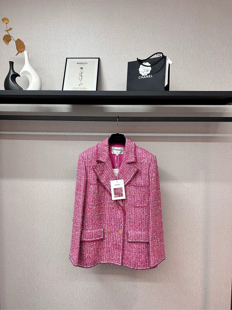 Chanel Pink Tweed Jacket with Glass Buttons- DMC Size US M / EU 48-50 / 2 - 1 Thumbnail