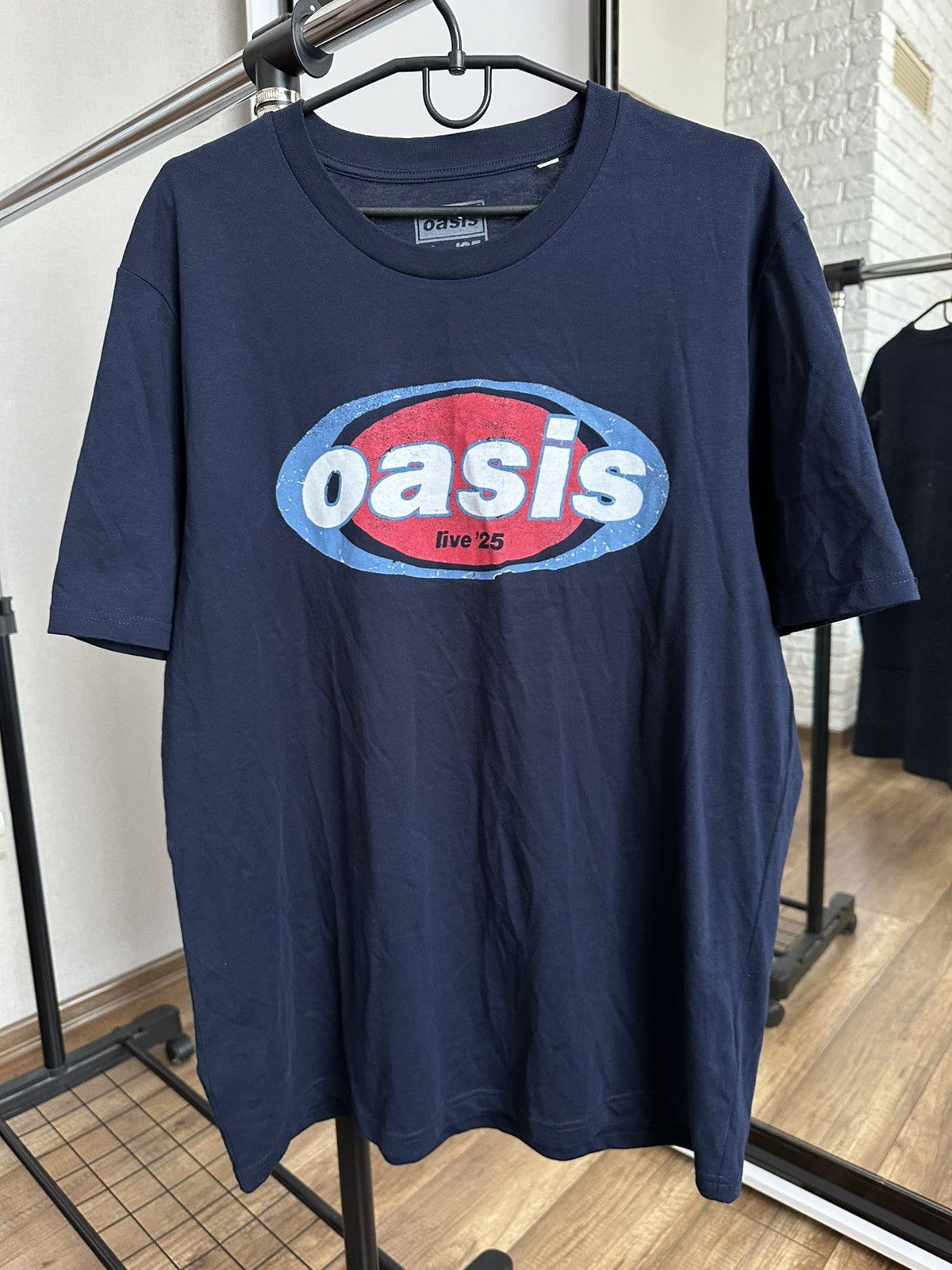 Band Tees Oasis Live 25 Tour Band T-Shirt Tee Vintage Size US XL / EU 56 / 4 - 1 Thumbnail