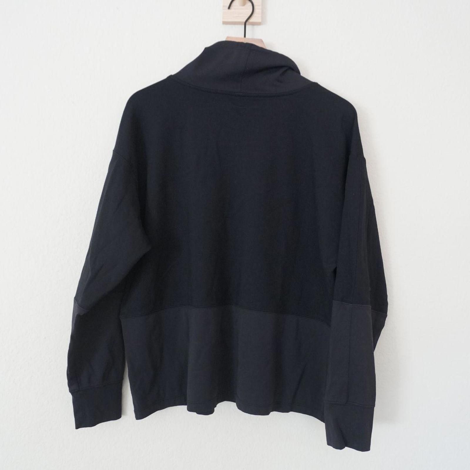 Other Athleta Shirt Women's S Black Long Sleeve Zip Pockets Size S / US 4 / IT 40 - 4 Thumbnail