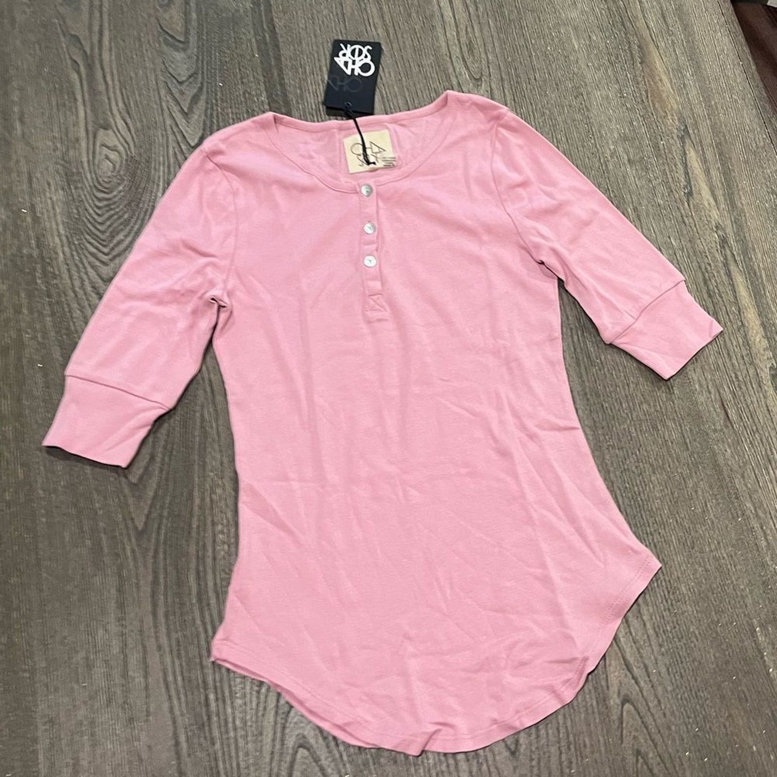 Vintage NWT Chaser Bubblegum Pink Henley 1/2 Sleeve Top Size S Size S / US 4 / IT 40 - 1 Thumbnail
