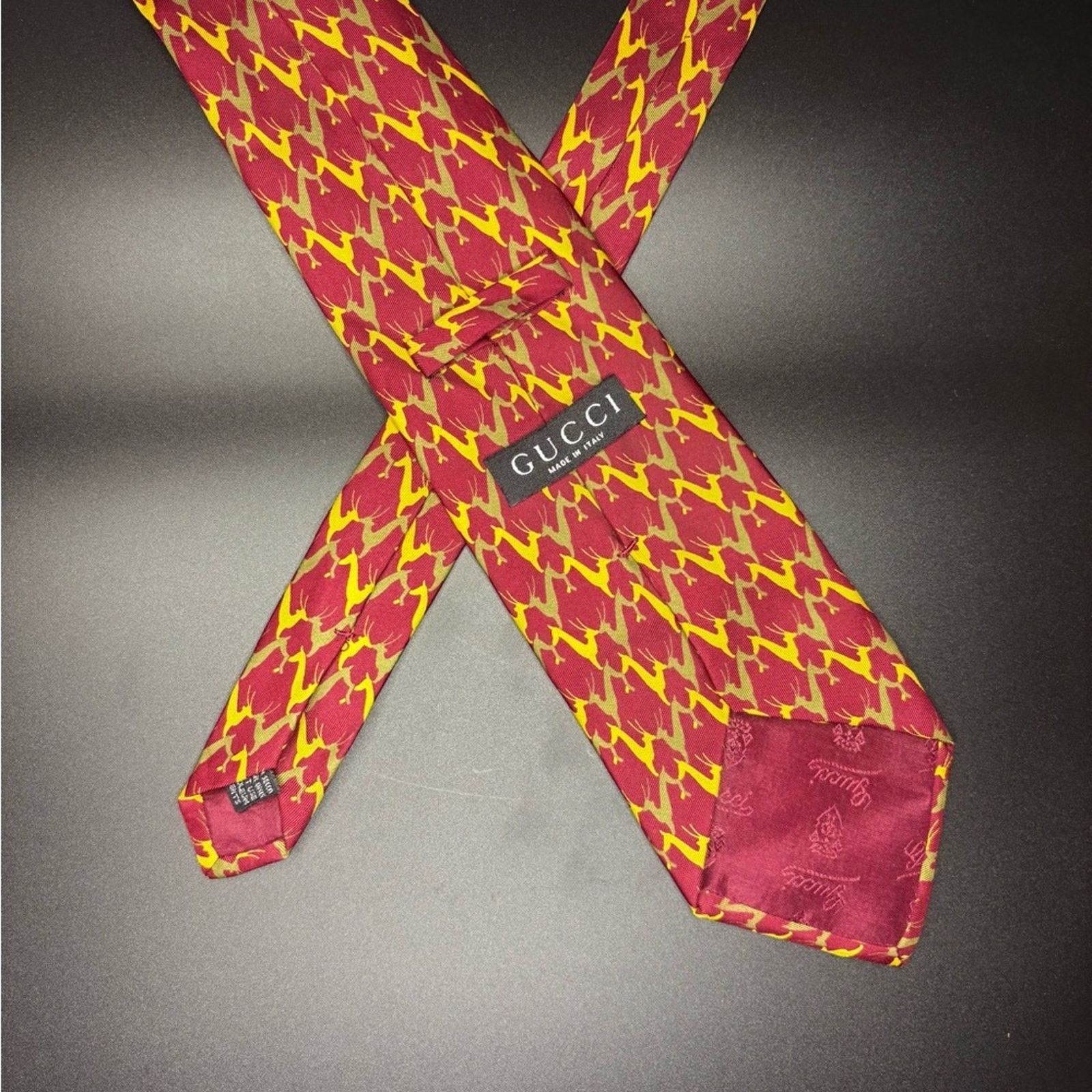 Gucci Gucci Tie Red Gazelle Antelope Pattern Silk Made In Italy Size ONE SIZE - 3 Thumbnail