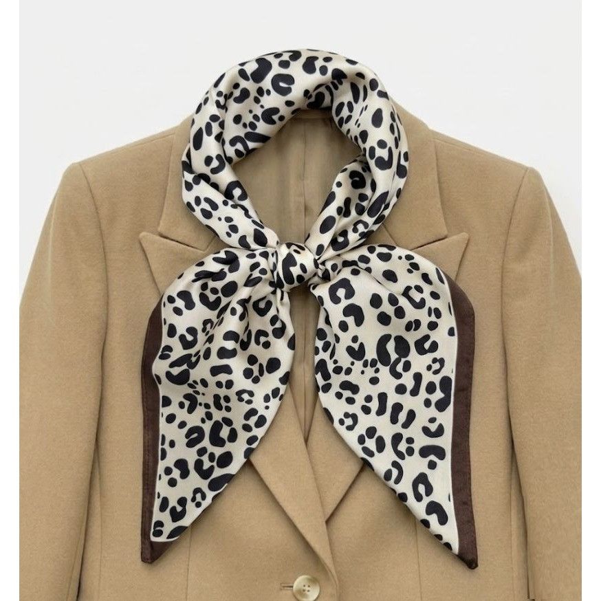 Other ✨Elegant Bandana Square Scarf Silky Satin Cheetah Print Leop Size ONE SIZE - 1 Thumbnail