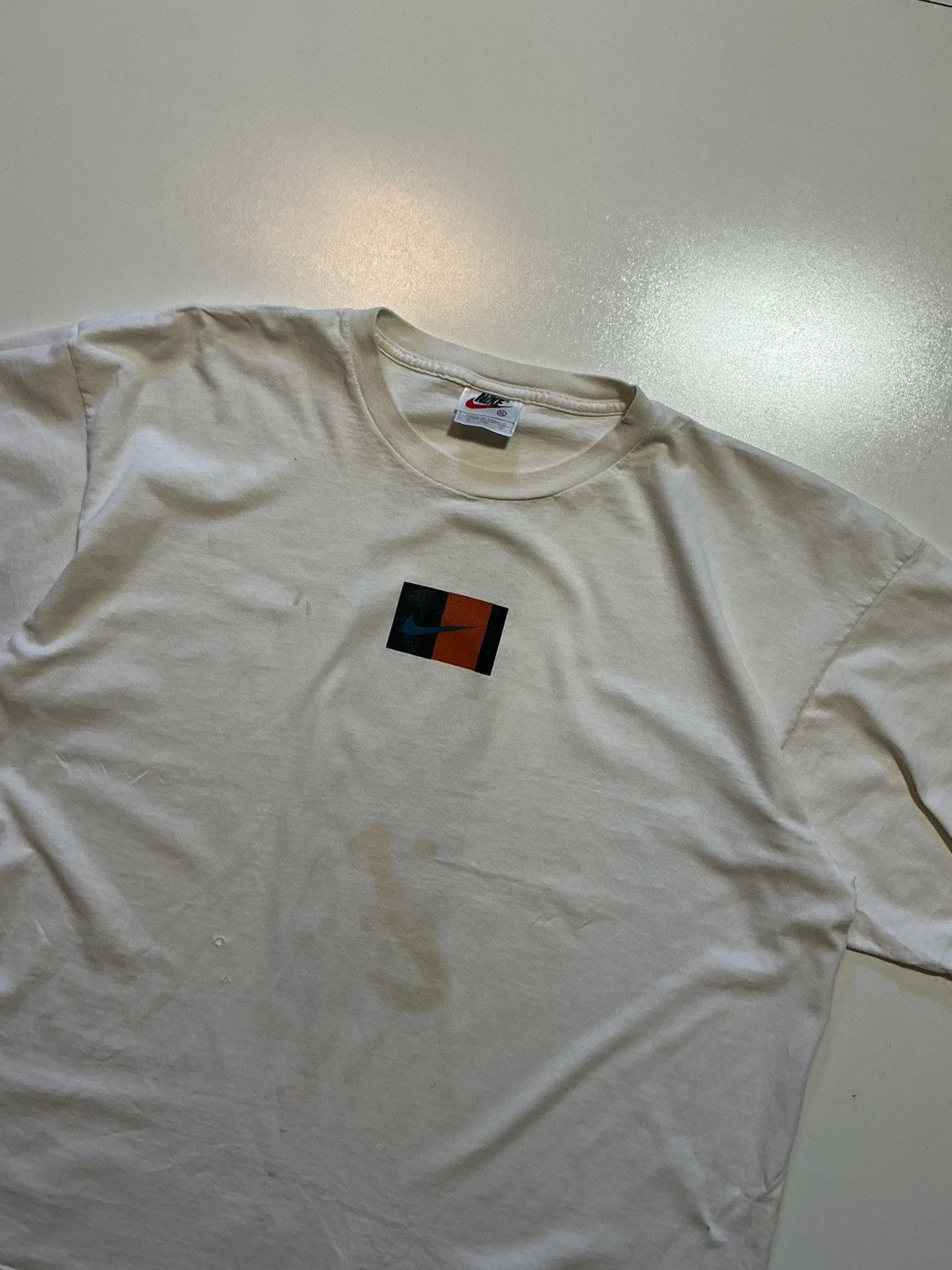 Nike Vintage 90s Nike Box Logo Center Swoosh Graphic T-Shirt Size US XL / EU 56 / 4 - 4 Thumbnail