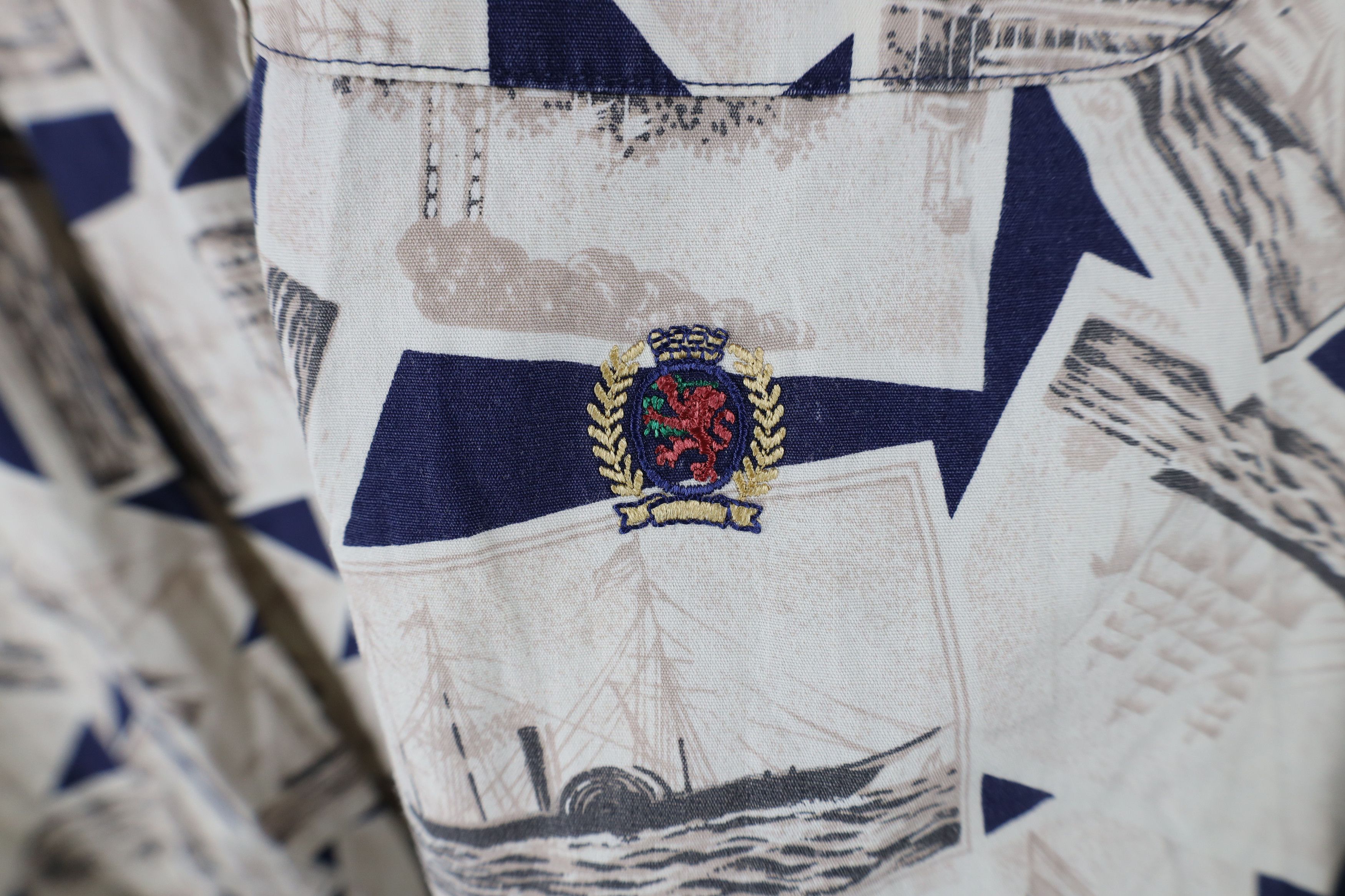 Tommy Hilfiger × Vintage Vintage 90s Tommy Hilfiger All Over Print Button Down Shirt Size US L / EU 52-54 / 3 - 4 Thumbnail