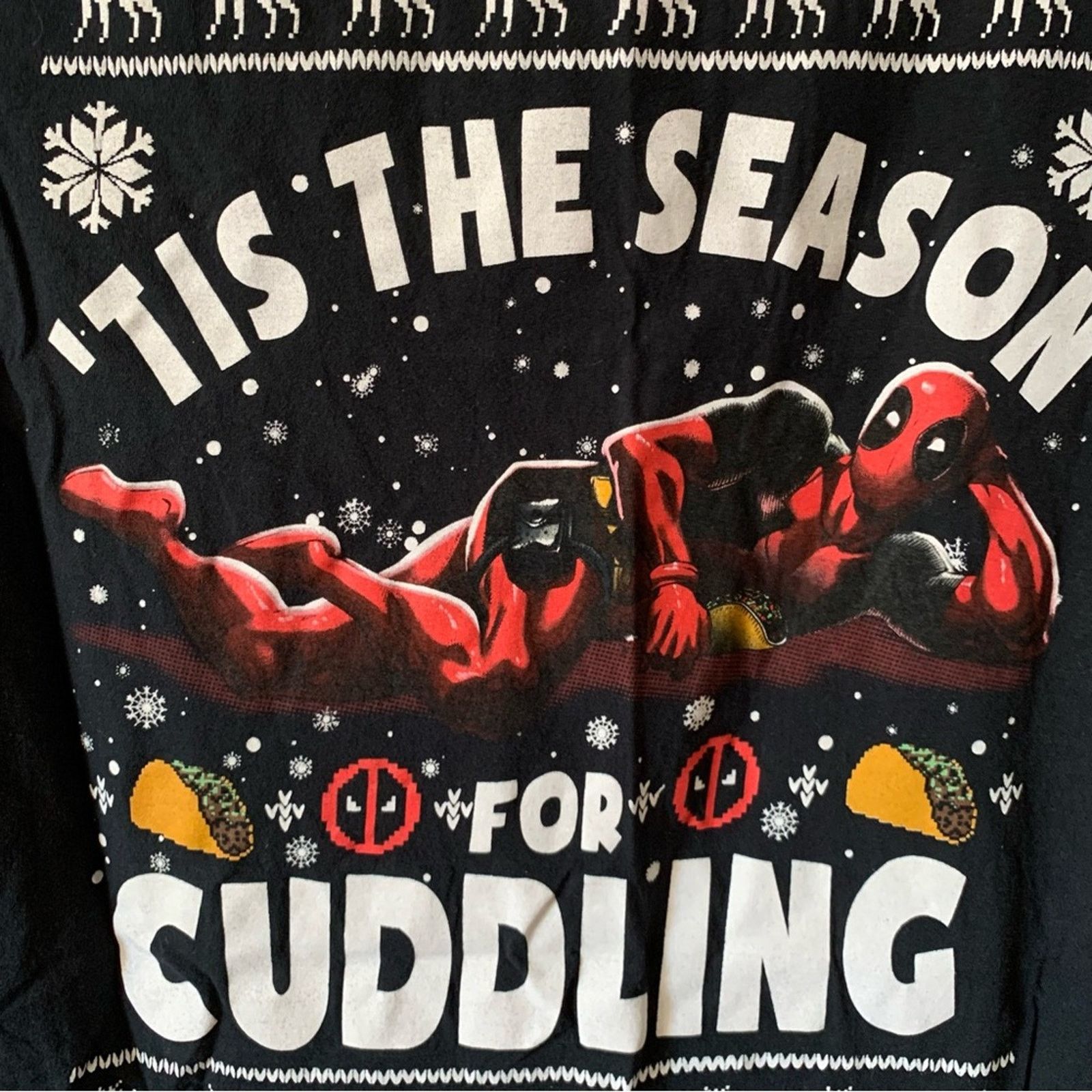 Marvel Comics Marvel Tis the Season For Cuddling Black Tee Size Large Size US L / EU 52-54 / 3 - 3 Thumbnail