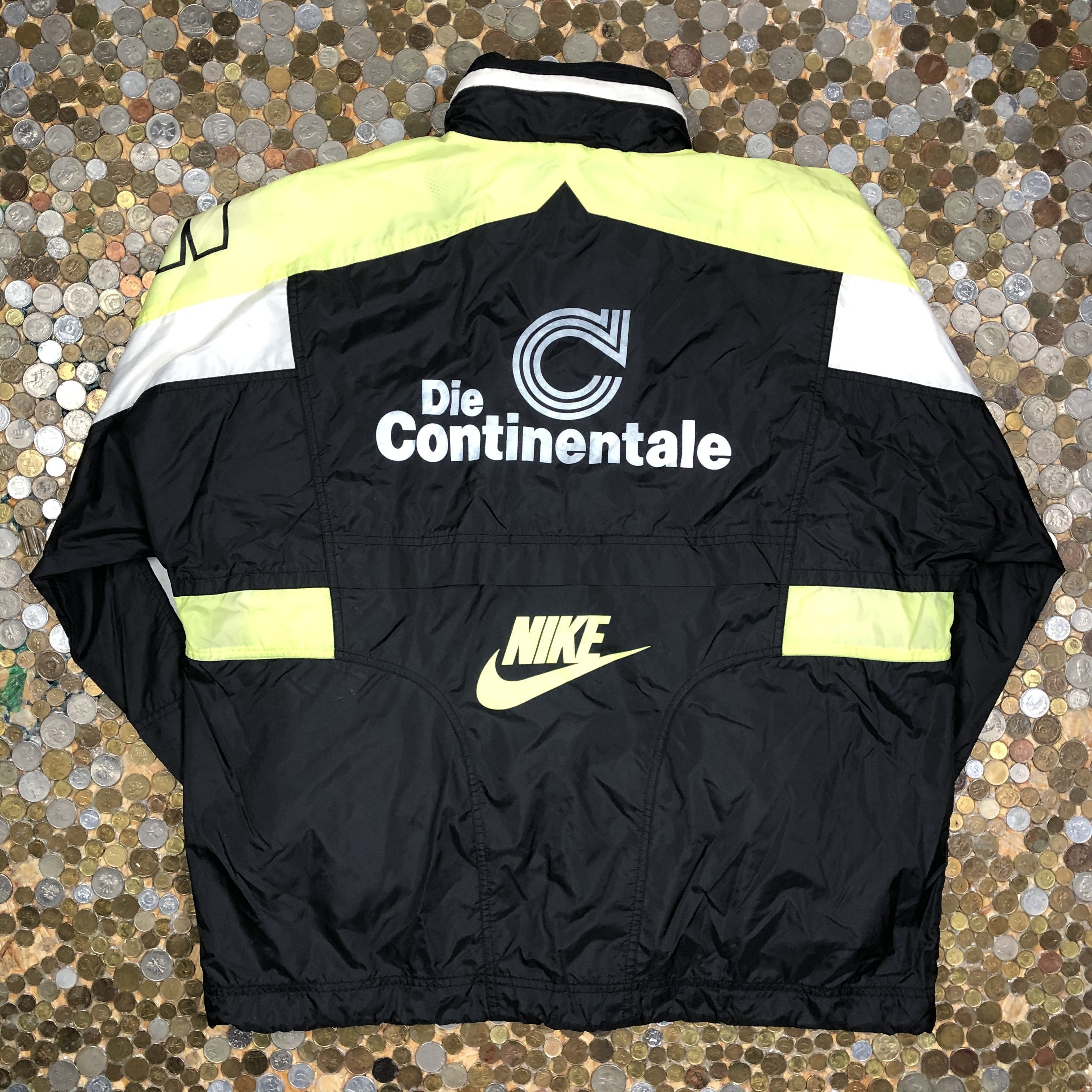Nike Nike BVB vintage light jacket Jacket Size US L / EU 52-54 / 3 - 4 Thumbnail