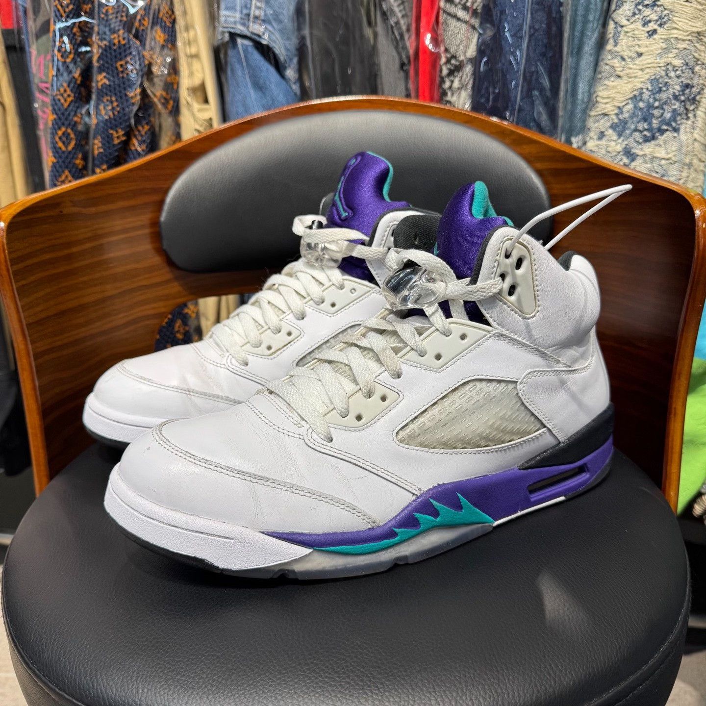 Nike Nike AJ5 White Lowtop Sneakers 11.5 Men Size US 11.5 / EU 44-45 - 1 Thumbnail