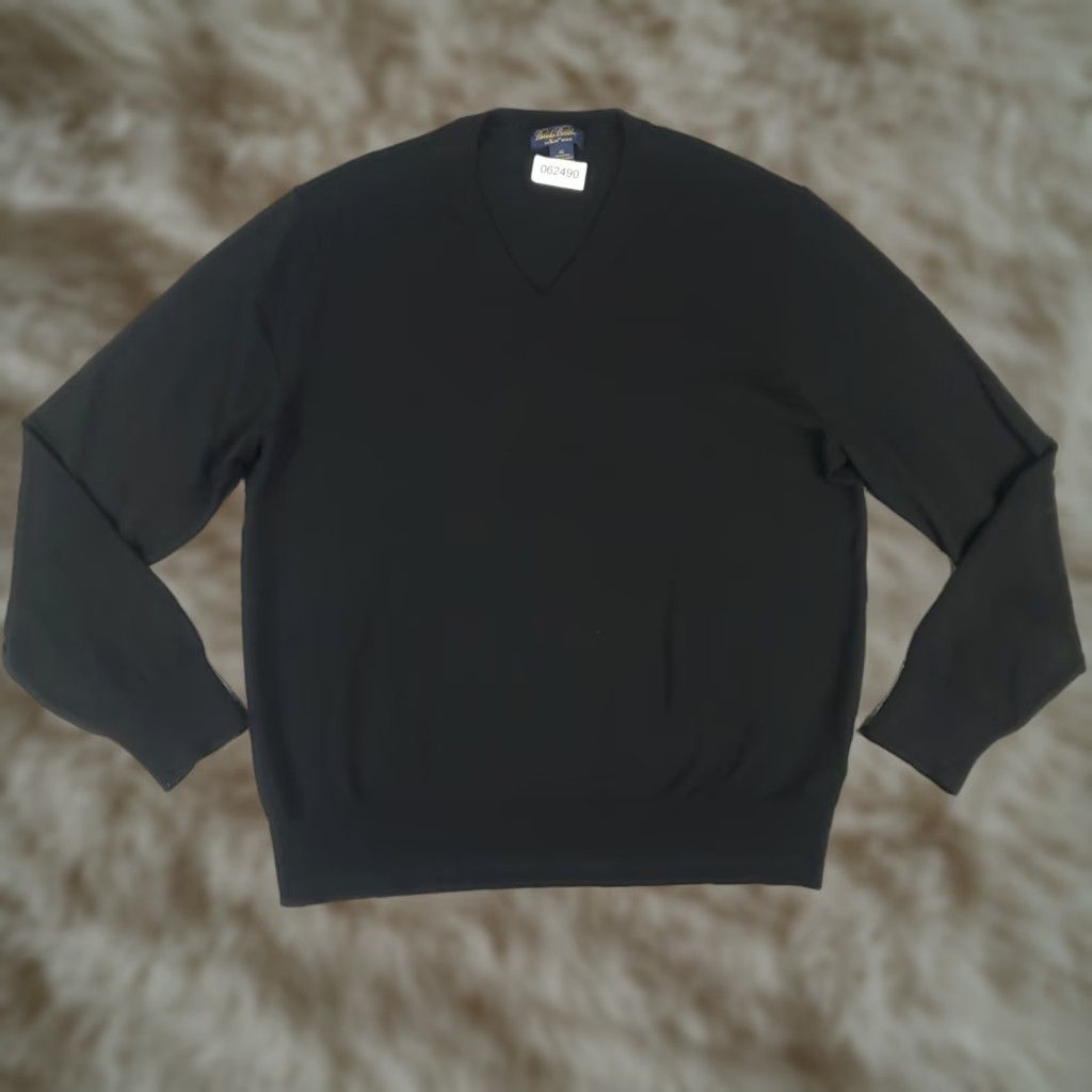 Brooks Brothers VINTAGE Brooks Brothers Sweater Pullover Mens XL V-Neck Wool Casual Winter Size US XL / EU 56 / 4 - 1 Thumbnail