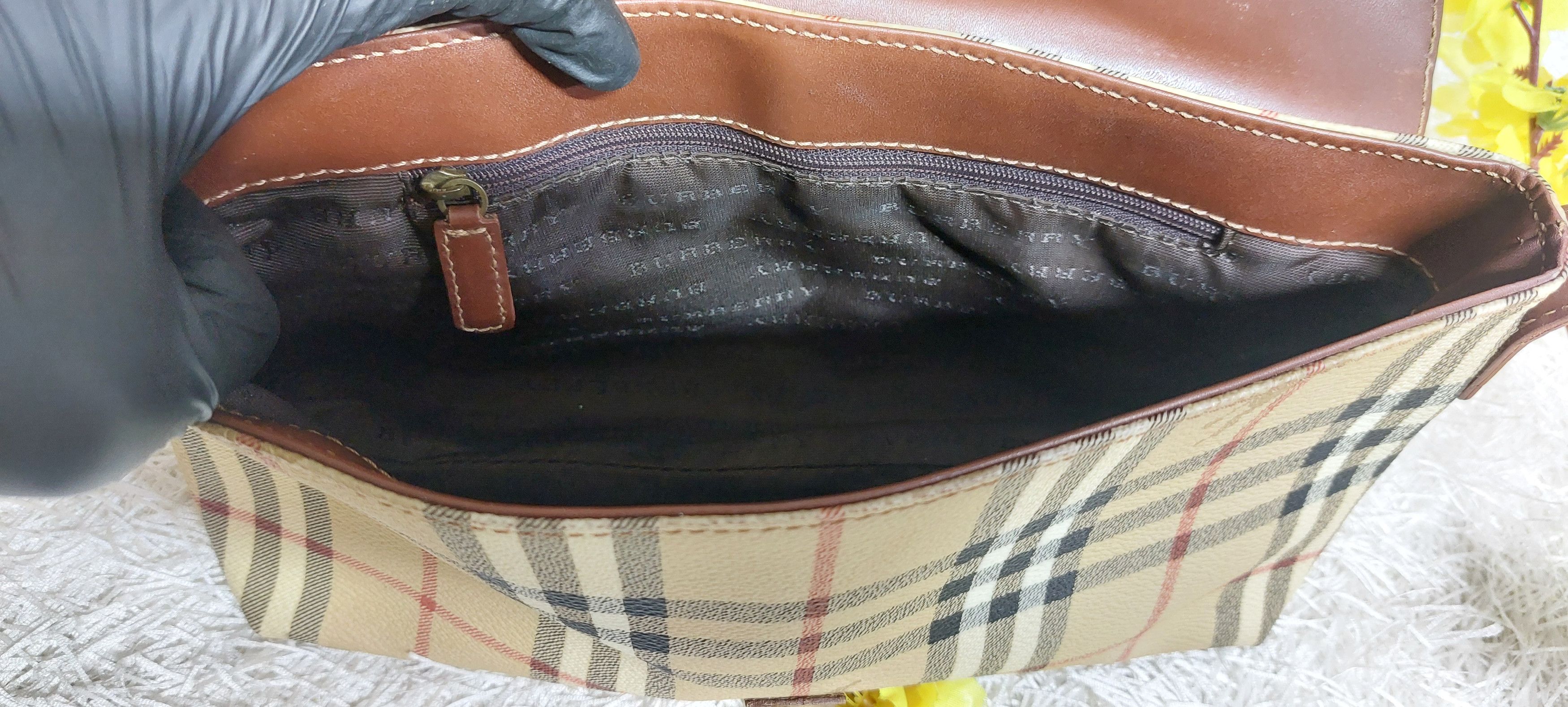 Burberry Burberry Handbag Size ONE SIZE - 7 Thumbnail