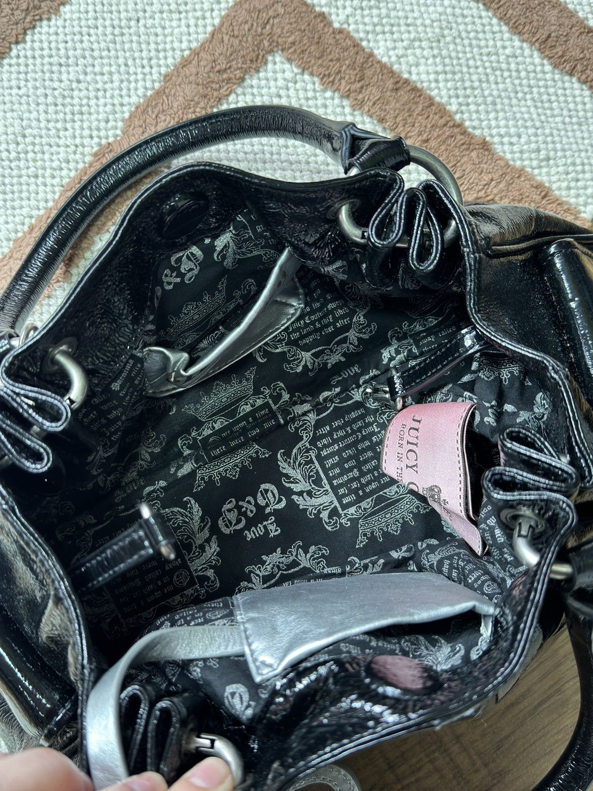 Juicy Couture VINTAGE LACQUER JUICY COUTURE 2000s BAG Size ONE SIZE - 8 Thumbnail