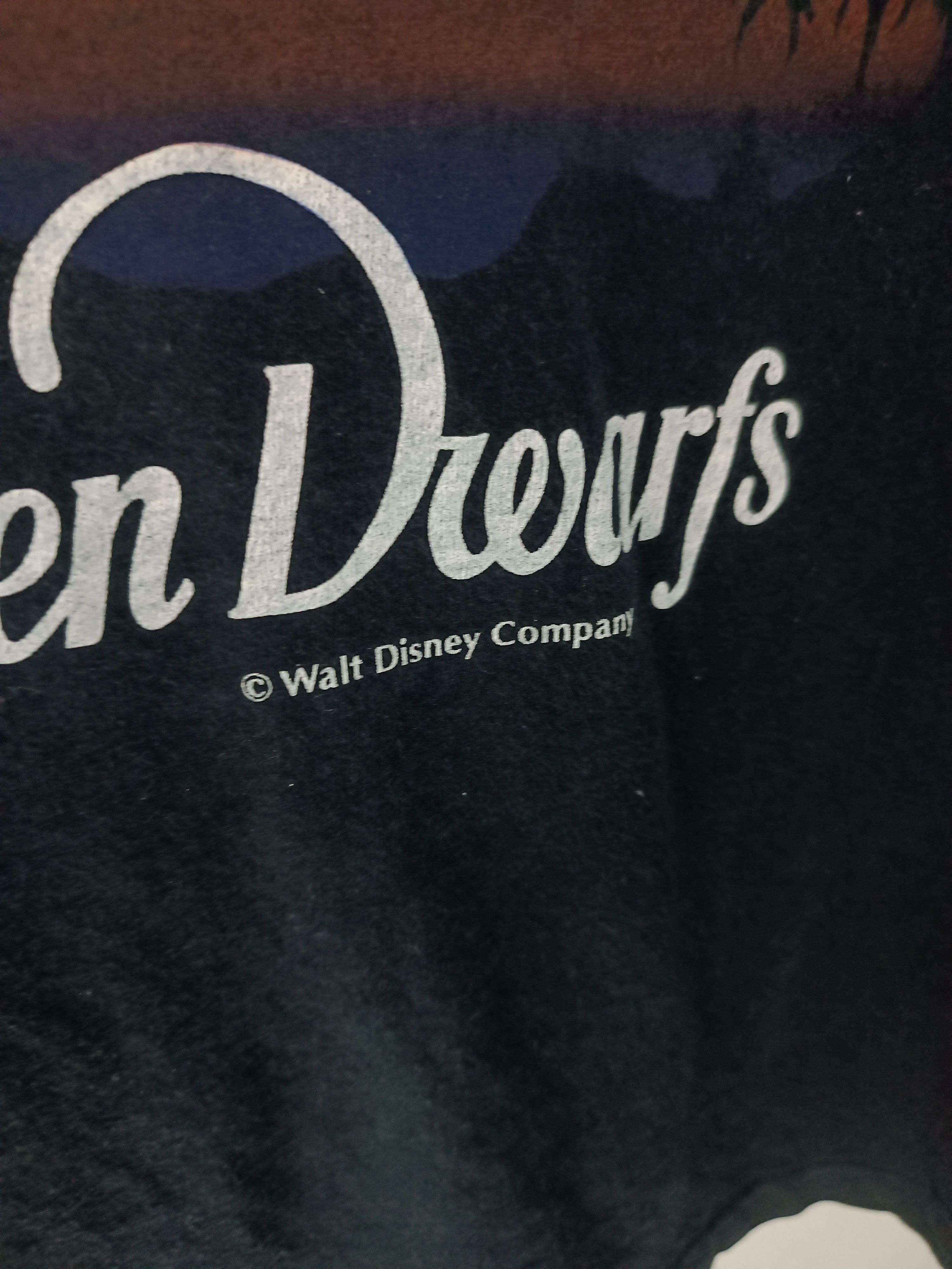 Disney VINTAGE 90'S THE SEVEN DWARFS FADED TEE snow white grumpy Size US M / EU 48-50 / 2 - 10 Thumbnail