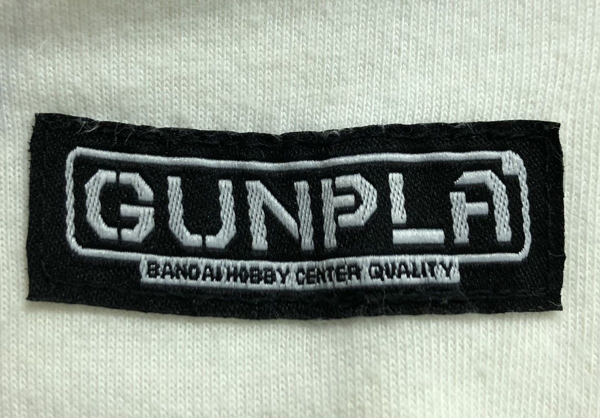 Uniqlo Uniqlo Bandai 40th Anniversary Gunpla RX-78-2 Gundam T-Shirt Size US XL / EU 56 / 4 - 7 Thumbnail