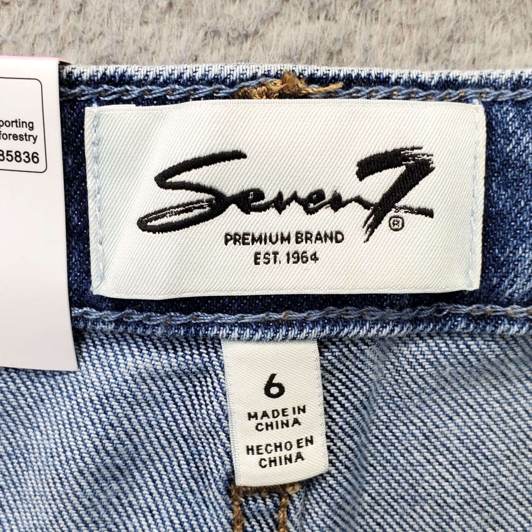 Vintage Seven7 Jeans Womens Size 6 Blue Denim Premium High Rise Loose Straight Leg MY10341DE Jeans Womens 6 Blue Denim Straight 30.5 Inseam 42" Outseam NWT Size 28" / US 6 / IT 42 - 7 Thumbnail