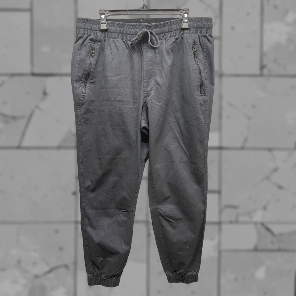 Under Armour VINTAGE Under Armour Sweatpants Mens XL Black Activewear Athletic Fit 2000s Size US 36 / EU 52 - 1 Thumbnail