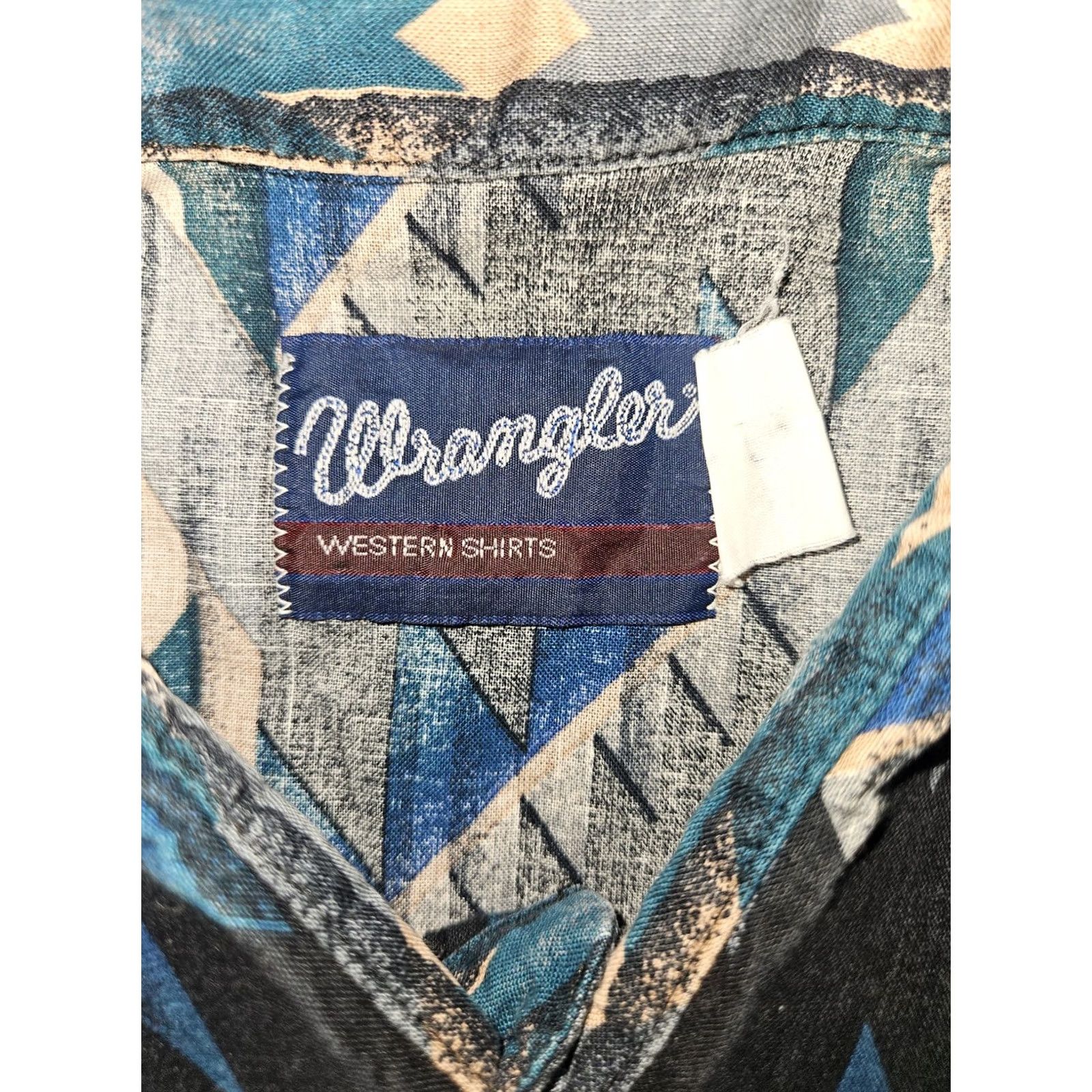 Wrangler VINTAGE Wrangler Western Shirt Pearl Snap Men's XL Aztec Surged Hem Cowboy Black Geometric Pockets 48 in Regular Size XS? Size US XL / EU 56 / 4 - 2 Thumbnail