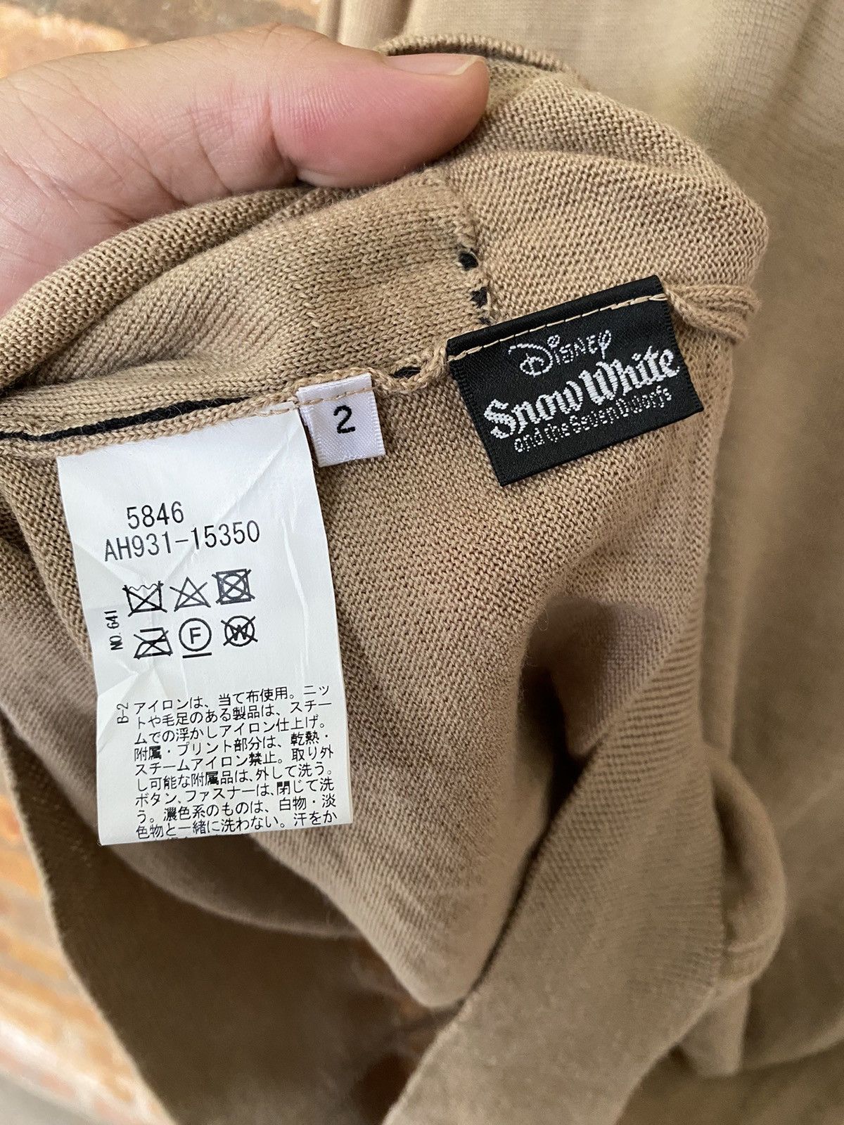 Issey Miyake VtgTakeo Kikuchi x snow White 7 dwarfs iconic knitwear Size US M / EU 48-50 / 2 - 12 Thumbnail
