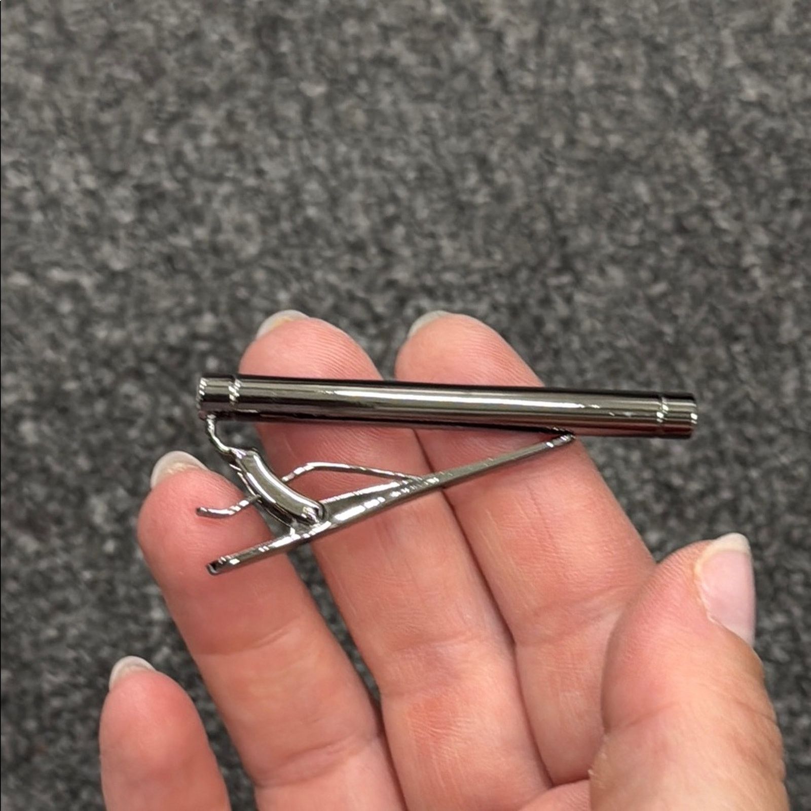 Other NWT Elegant Silver Tie holder Clip crystal detail Size ONE SIZE - 6 Thumbnail