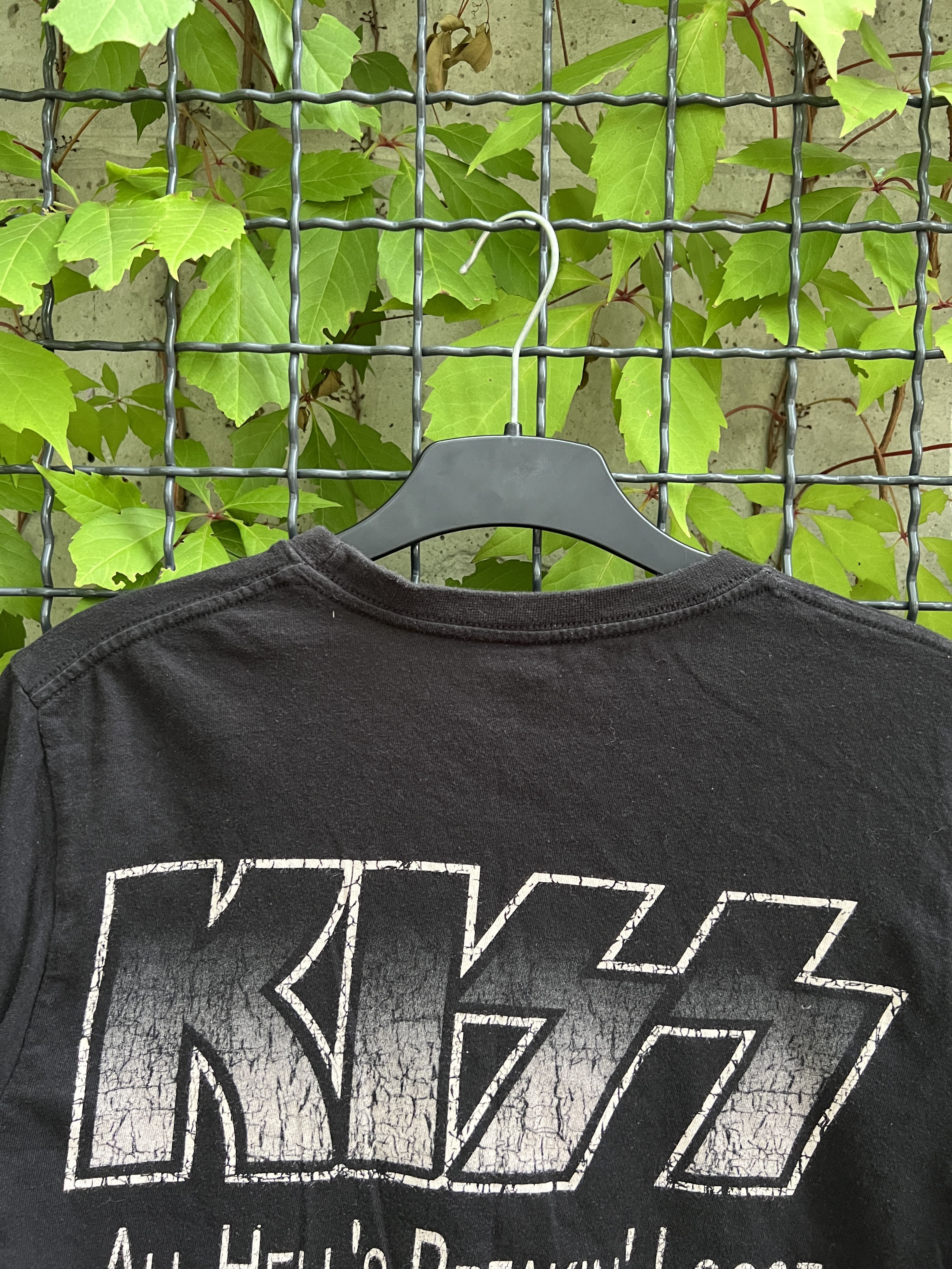 Band Tees Vintage 90s Kiss Rock Band Tour 83-84 T-shirt Size US M / EU 48-50 / 2 - 9 Thumbnail