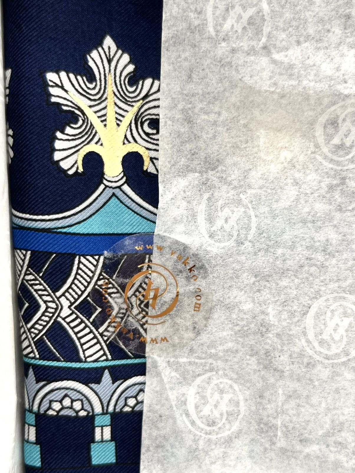 Other VAKKO 100% Silk Geometric Scarf Turkey 34x34 Blue Tile Size ONE SIZE - 9 Thumbnail