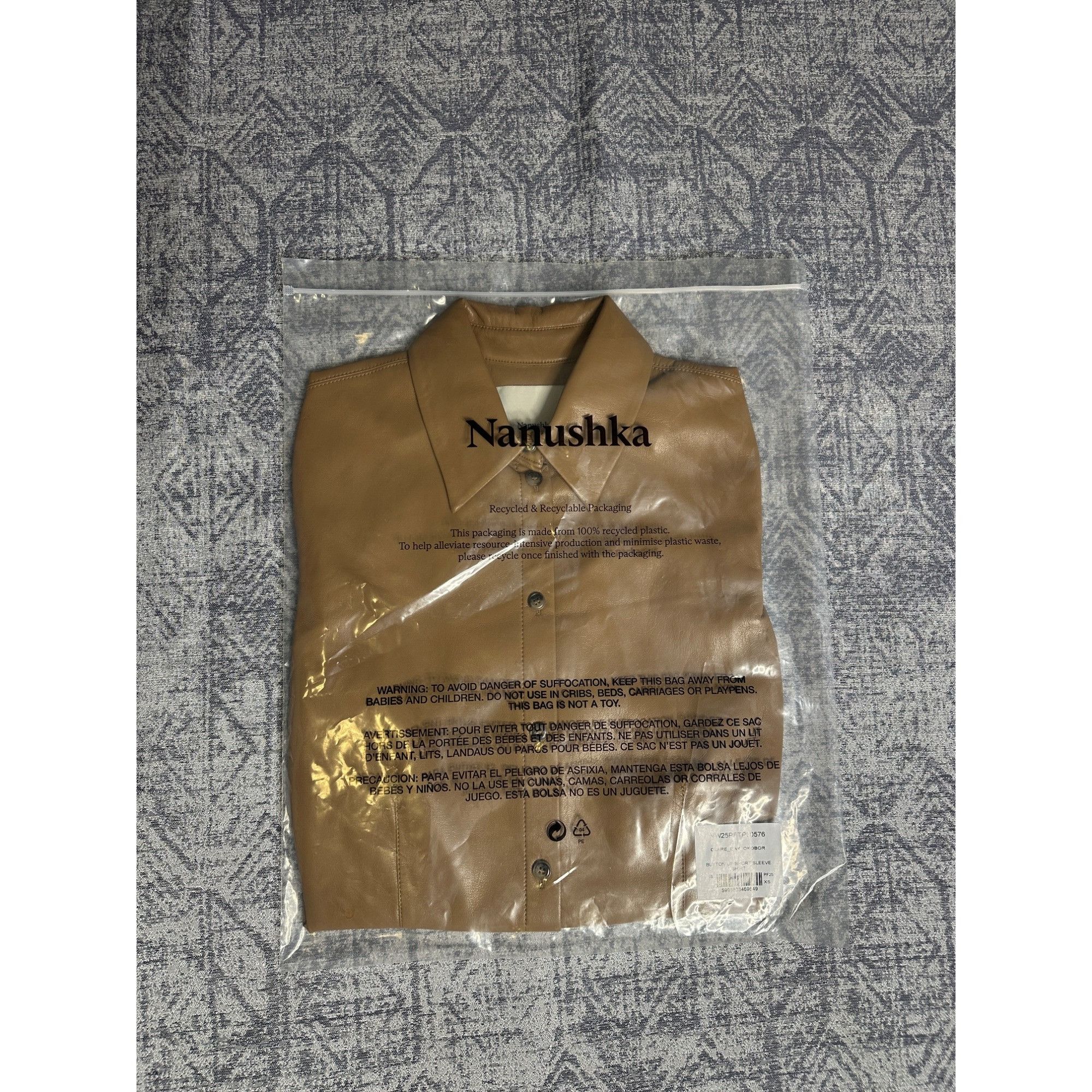 Nanushka Nanushka CLARE Okobor™Alt-Leather Shirt Button Up Short Slee Size S / US 4 / IT 40 - 2 Thumbnail