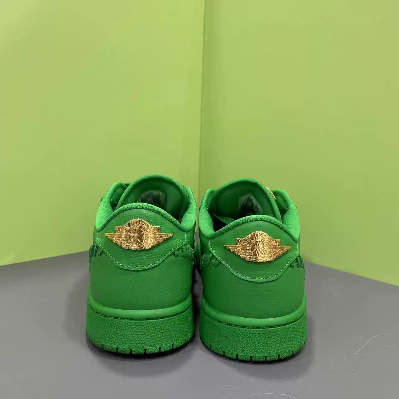 Jordan Brand Air Jordan 1 Low Green Gold Swoosh Low-Top Sneakers K15 Size US 9.5 / EU 42-43 - 8 Thumbnail