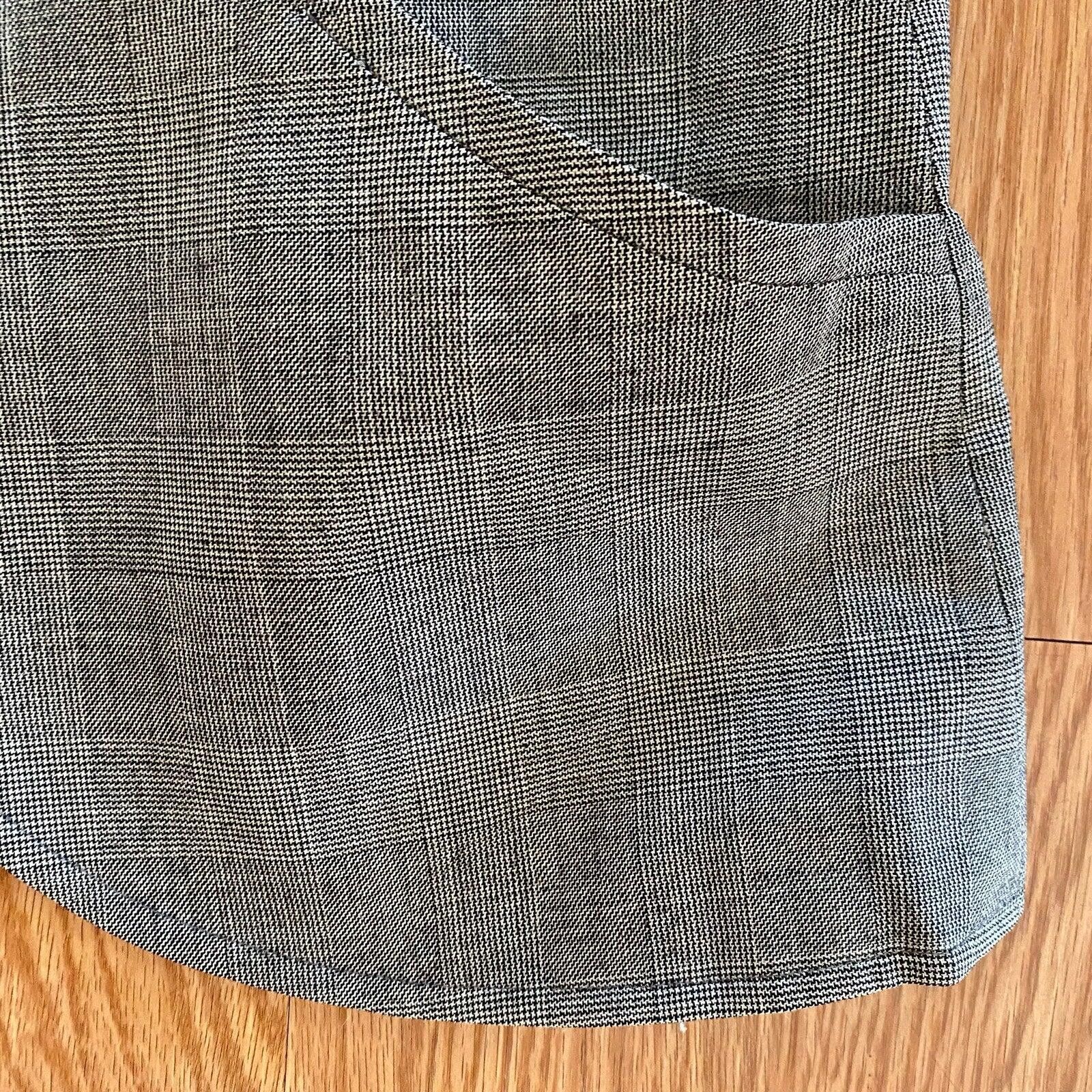 Emanuel Ungaro Emanuel Ungaro Gray Stripe Blazer Skirt Set Womens 6 Size M / US 6-8 / IT 42-44 - 5 Thumbnail