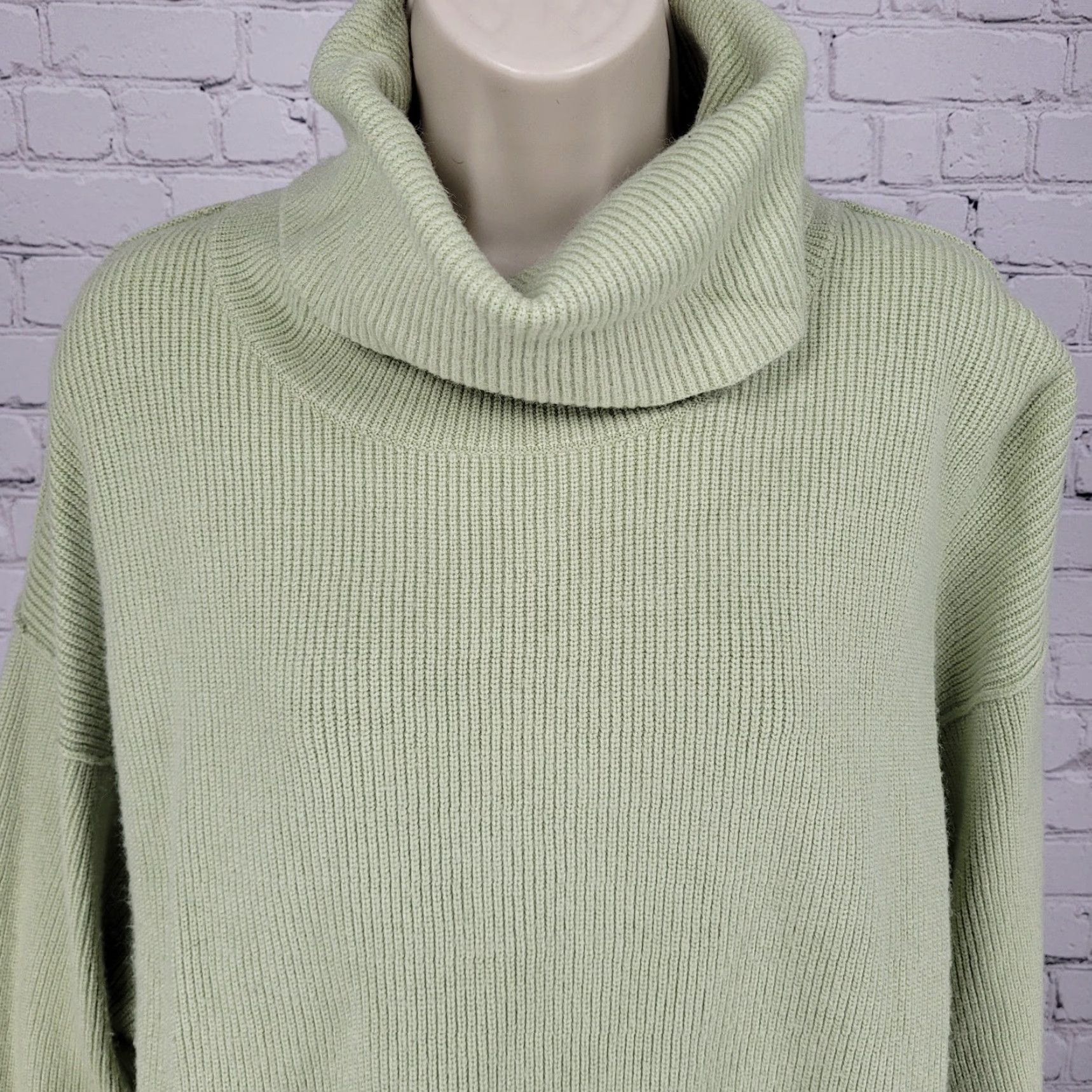 Free People Free People Green Knit Oversized Pullover Turtleneck Sweater Size Medium M Size M / US 6-8 / IT 42-44 - 5 Thumbnail