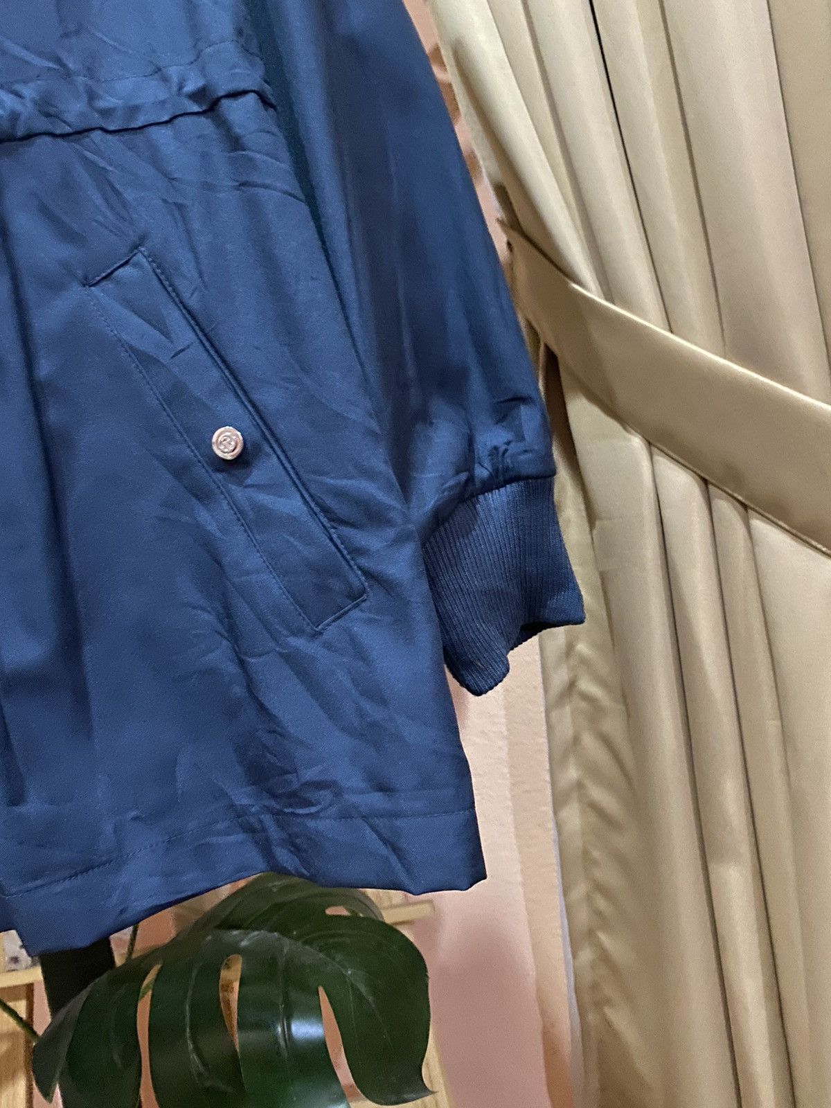 Designer Bernardo Lightweight Hooded Jacket Navy with Drawstring Size XL / US 12-14 / IT 48-50 - 5 Thumbnail