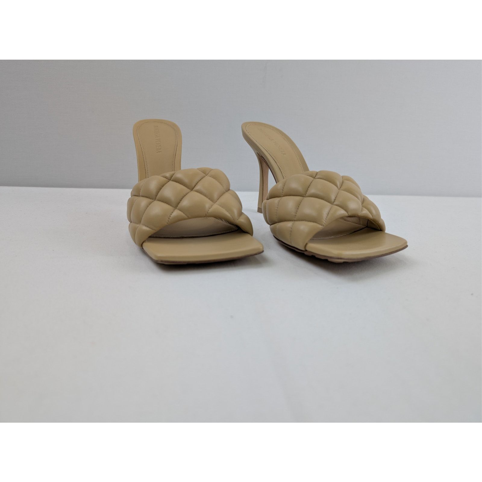 Bottega Veneta o1rshd1 Nappa Matelasse Padded Sandal in Cane Sugar Size US 10.5 / IT 40.5 - 5 Thumbnail