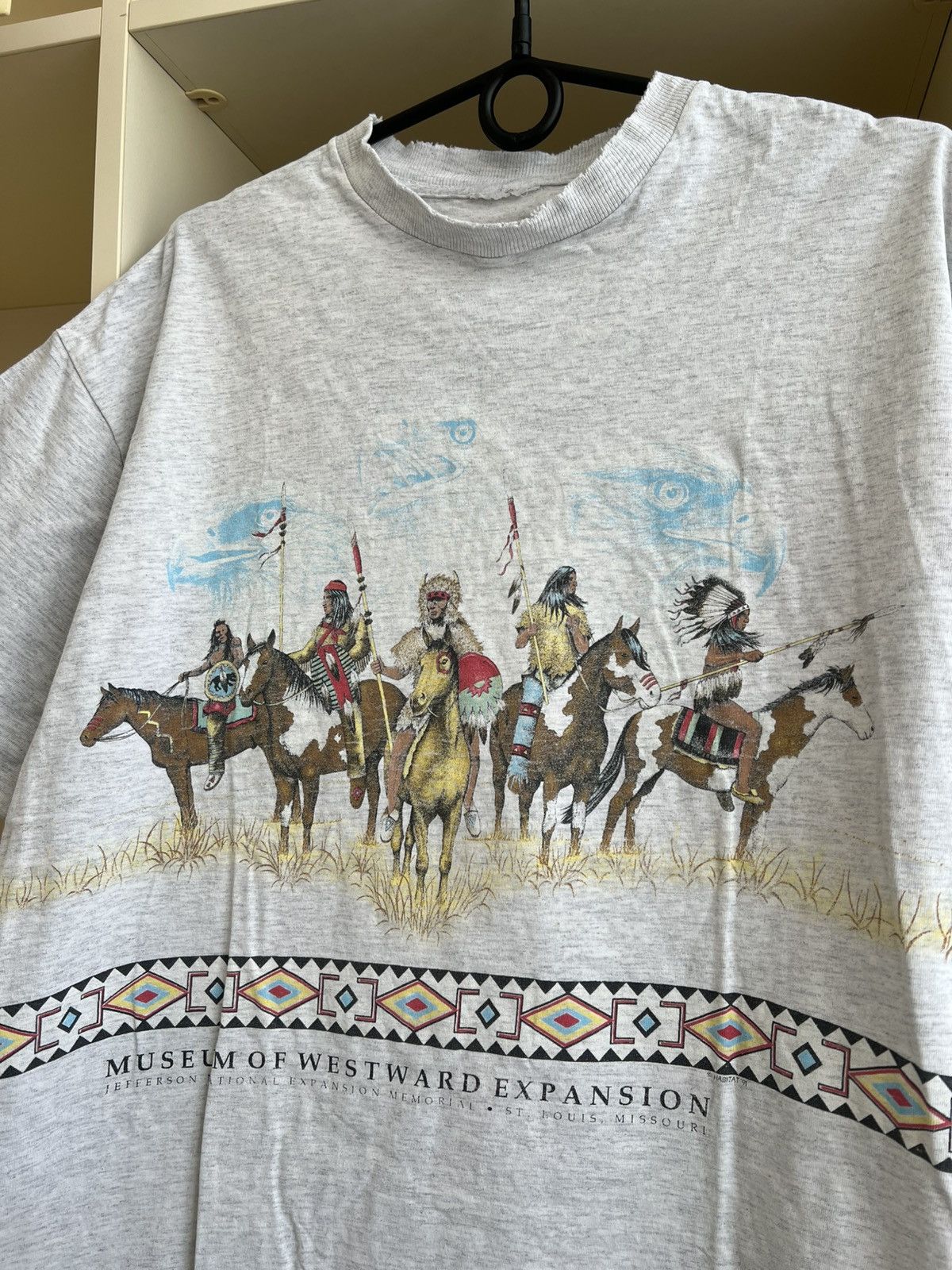 Vintage Vintage 90s St. Louis Native American T-Shirt Museum Size XL Size US XL / EU 56 / 4 - 7 Thumbnail
