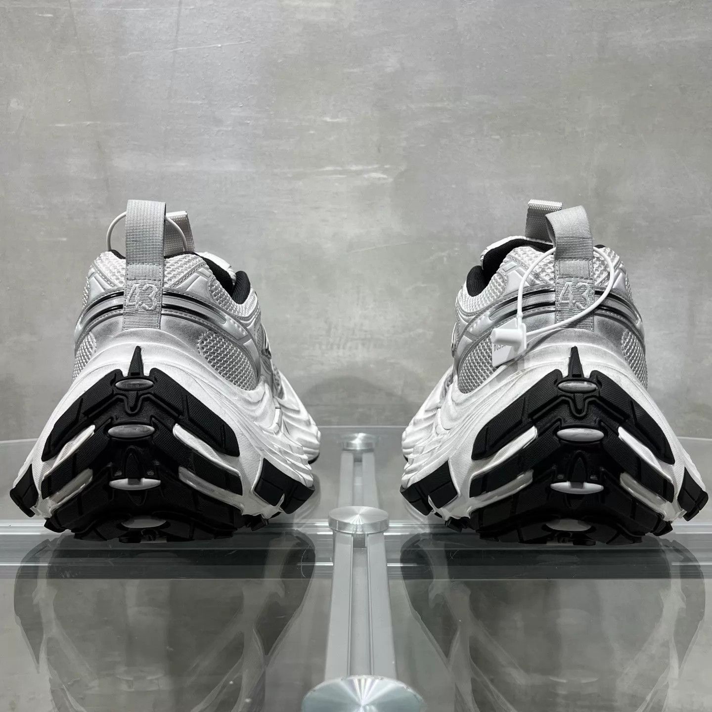 Balenciaga Balenciaga 10XL Distressed White/Gray Dad Shoe EUR 43 Size US 10 / EU 43 - 6 Thumbnail