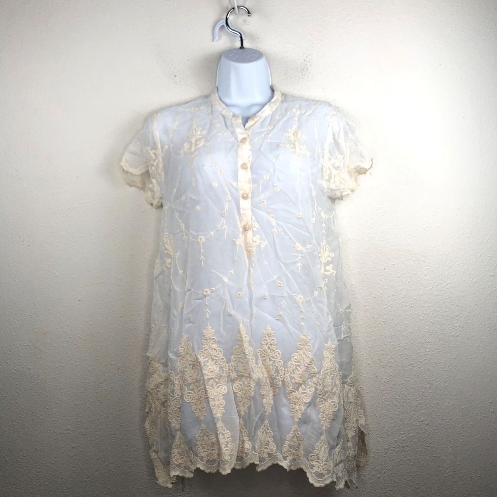 Johnny Was Johnny Was Blouse Tunic Top Embroidered Ivory Cream XS Crew Neck Short Sleeve Cupra Rayon Adults Women Relaxed Regular Size XS Size XS / US 0-2 / IT 36-38 - 2 Thumbnail