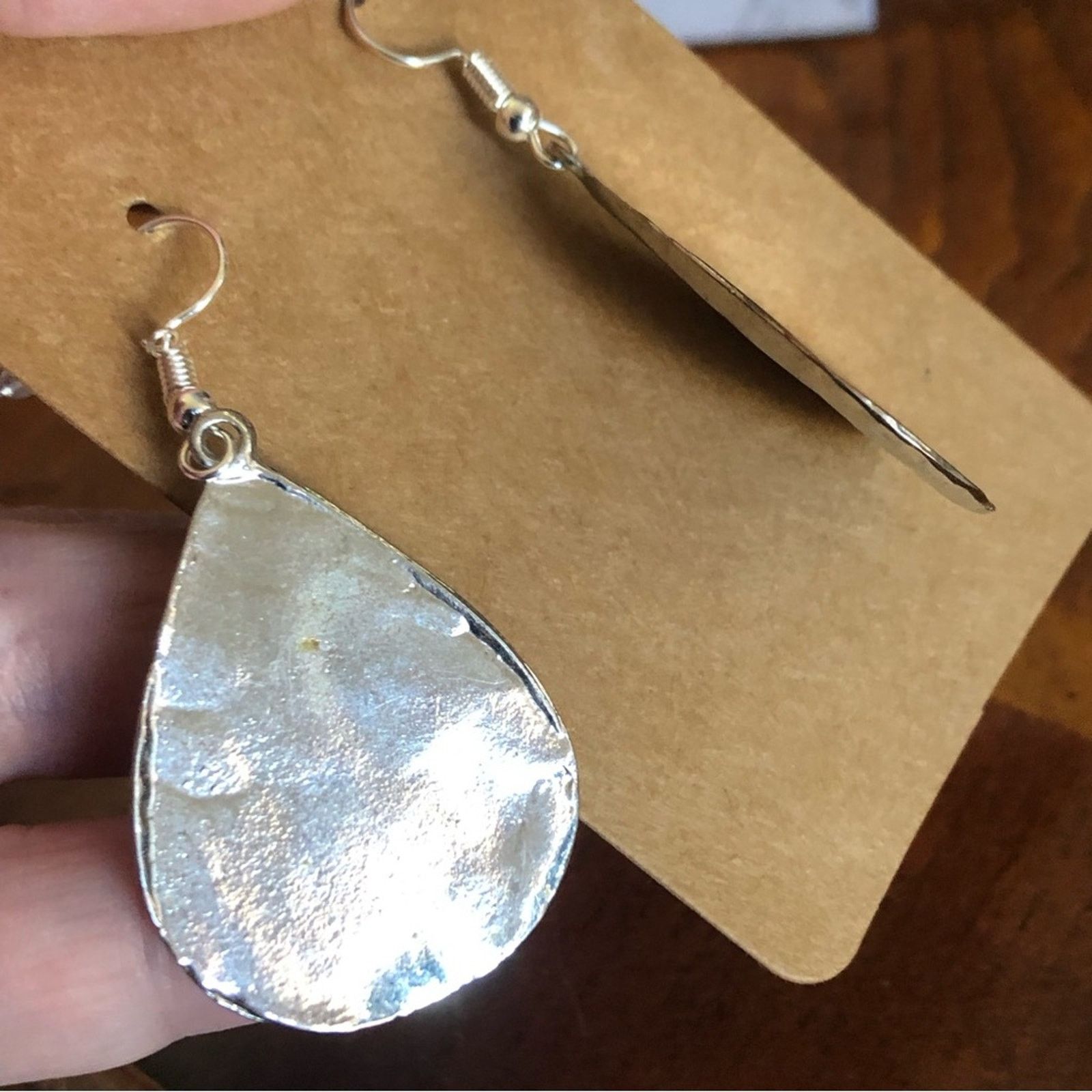 Jewelry Hammered design teardrop silver plated earrings Size ONE SIZE - 4 Thumbnail