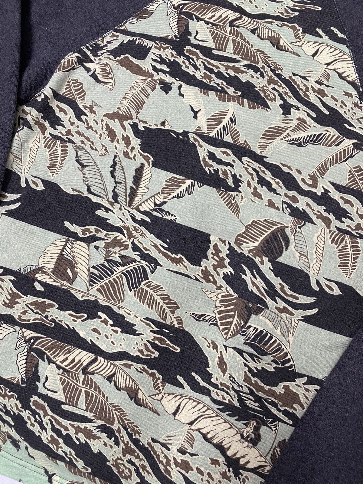 Bape × Nigo Banana Leaf Camo Cardigan Size US M / EU 48-50 / 2 - 3 Thumbnail