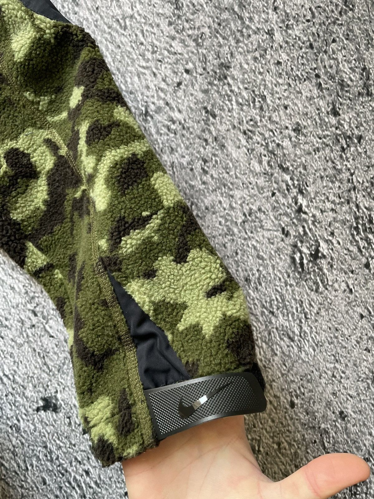 1017 ALYX 9SM × MMW × Nike Nike x MMW Camo Fleece Size US M / EU 48-50 / 2 - 12 Thumbnail