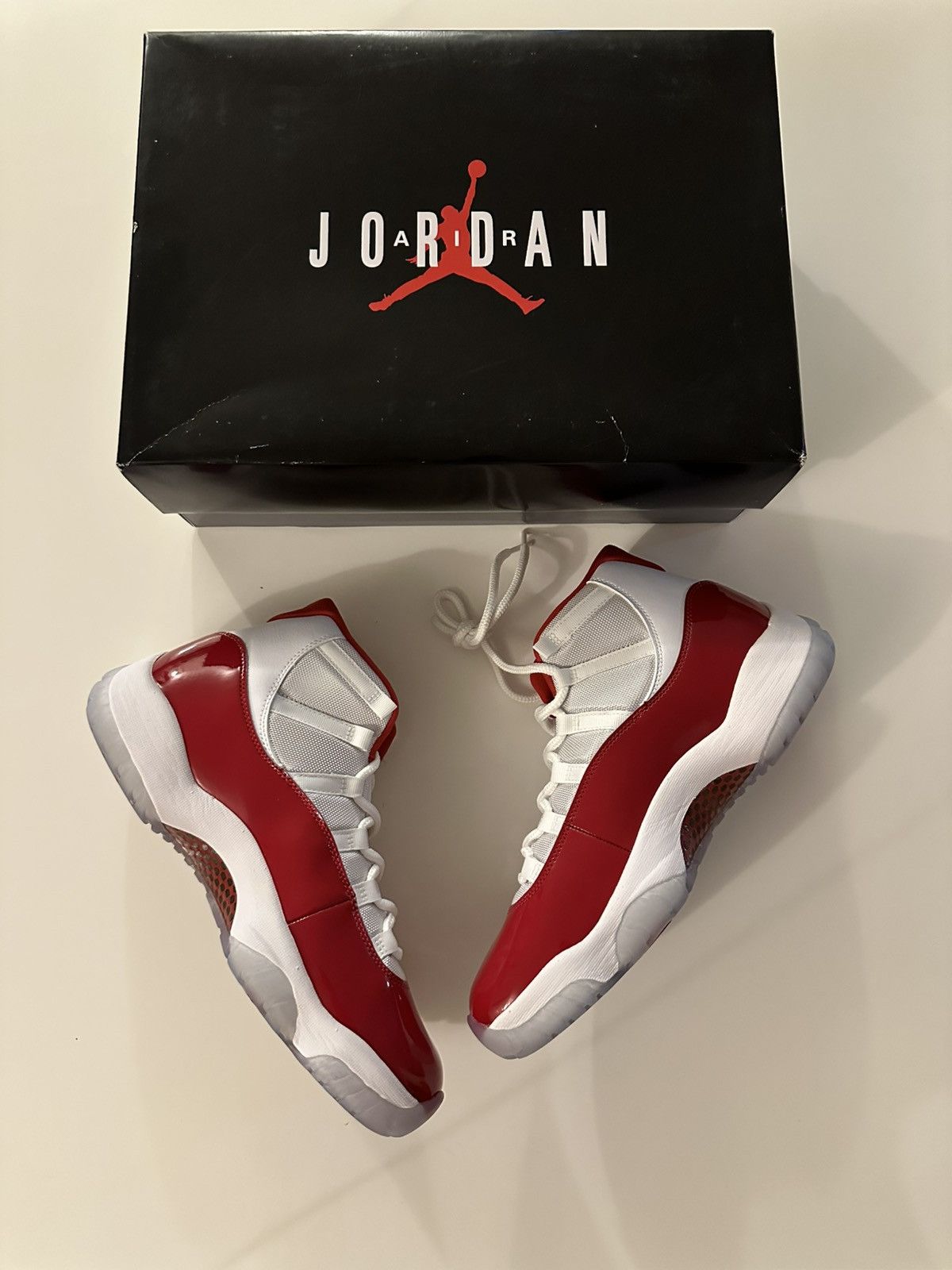 Jordan Brand × Nike Air Jordan 11 Retro ‘Cherry’ Size US 11.5 / EU 44-45 - 2 Thumbnail