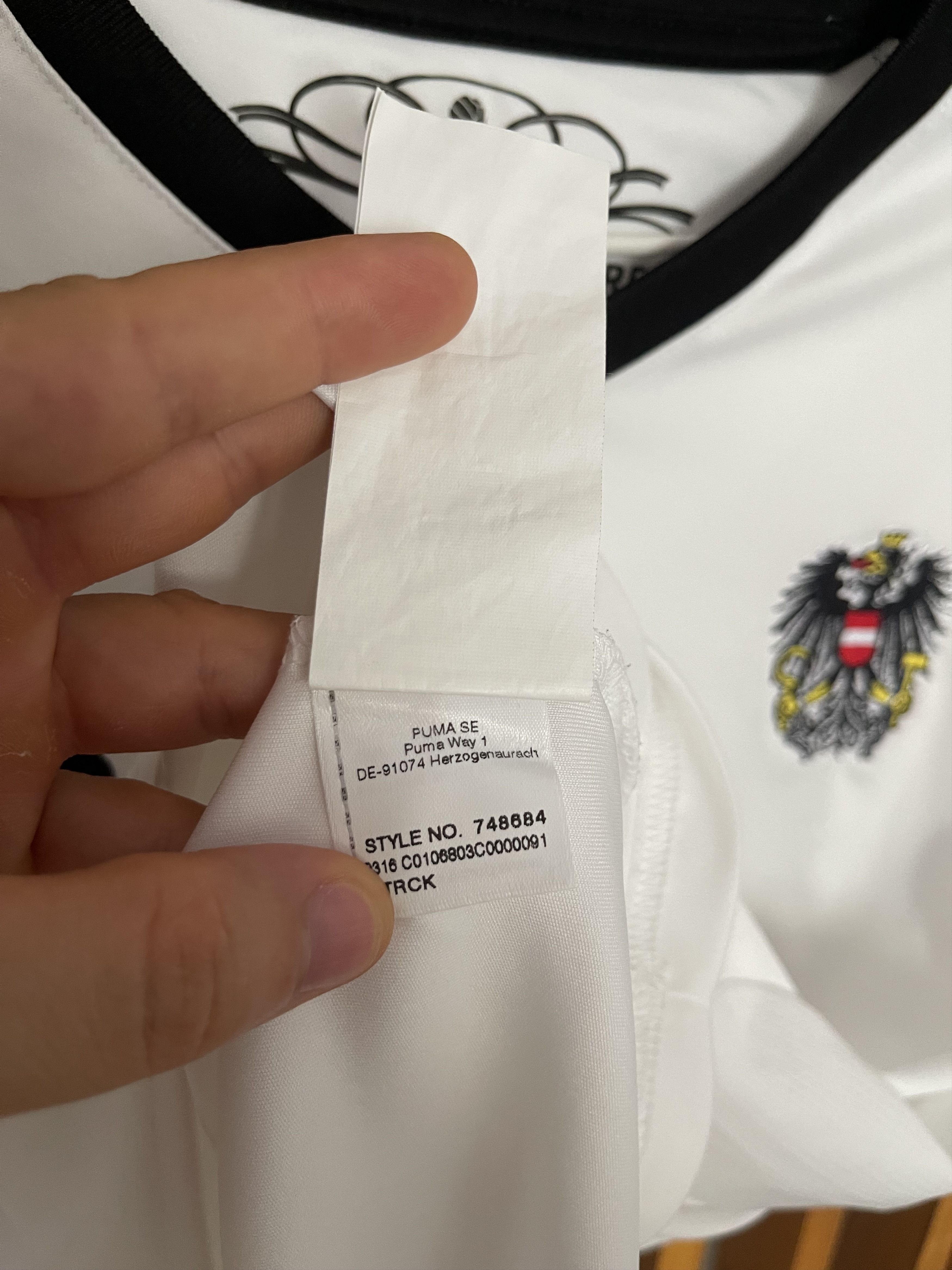 Puma Austria Jersey football shirt 2015 - 2016 Puma Men Size L Size US L / EU 52-54 / 3 - 10 Thumbnail