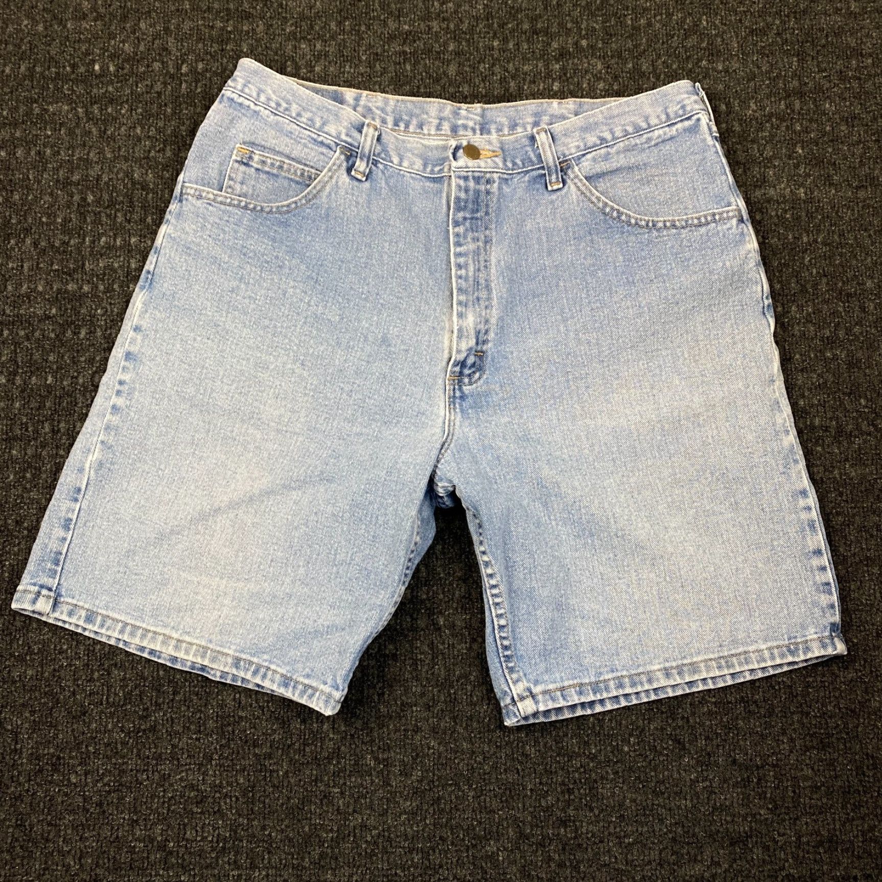 Wrangler VINTAGE Wrangler Jorts Jeans Denim Shorts Men 36 Light Blue Distressed 90s Y2K Bermuda Baggy 5-Pocket Denim Casual Vintage Mens Wrangler Jorts Size US 36 / EU 52 - 2 Thumbnail