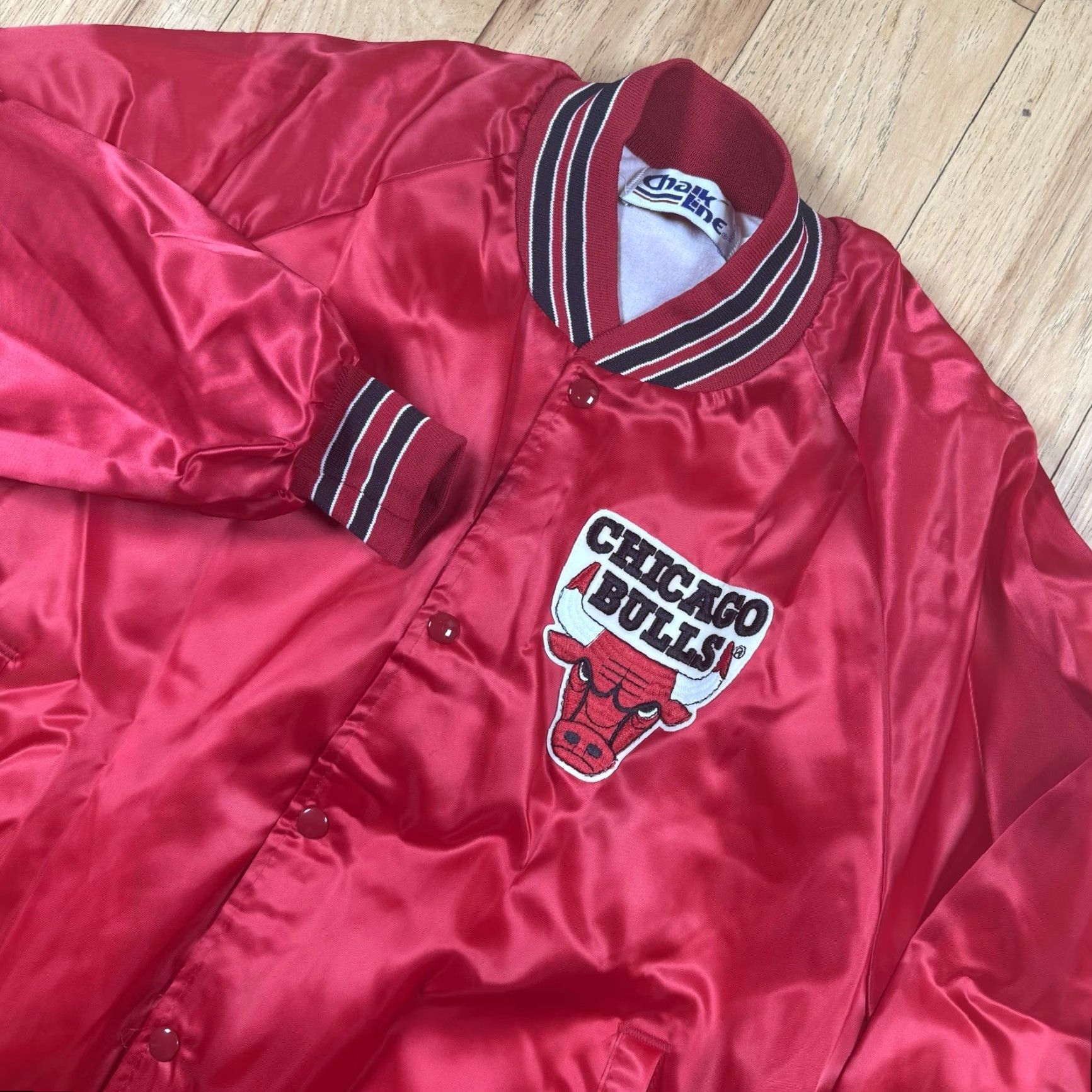 Vintage VINTAGE Flight Jacket Bomber Jacket Mens XL Red Satin Nylon USA Made Chicago Bulls Chalk Line USA Theme Lined USA Bulls? Size US XL / EU 56 / 4 - 2 Thumbnail