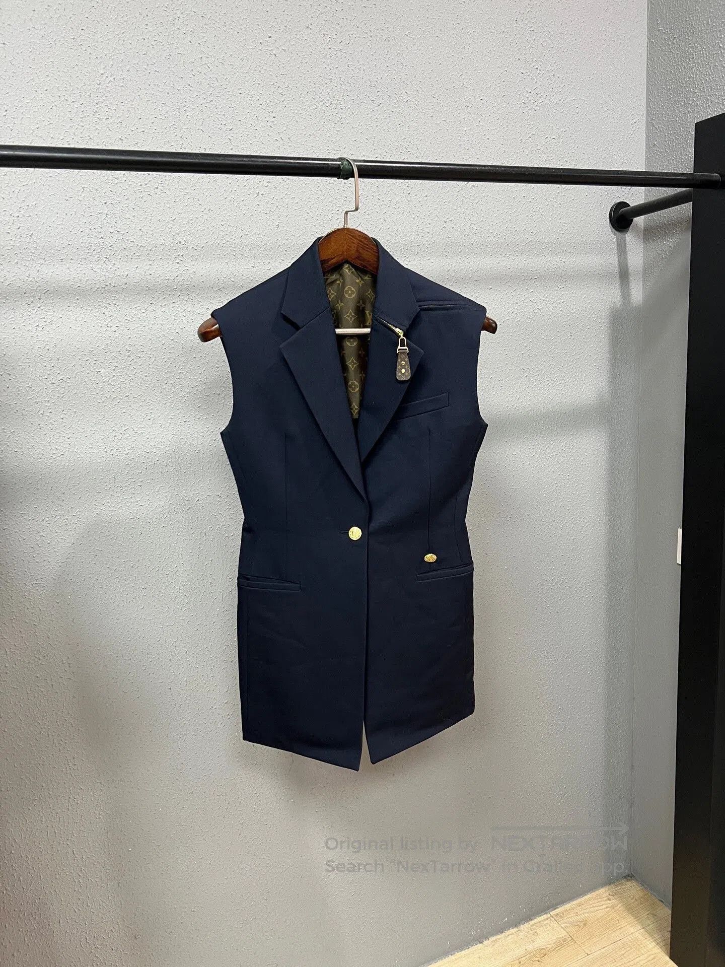 Louis Vuitton louis vuitton sleeveless blazer vest. Size XS / US 0-2 / IT 36-38 - 1 Thumbnail